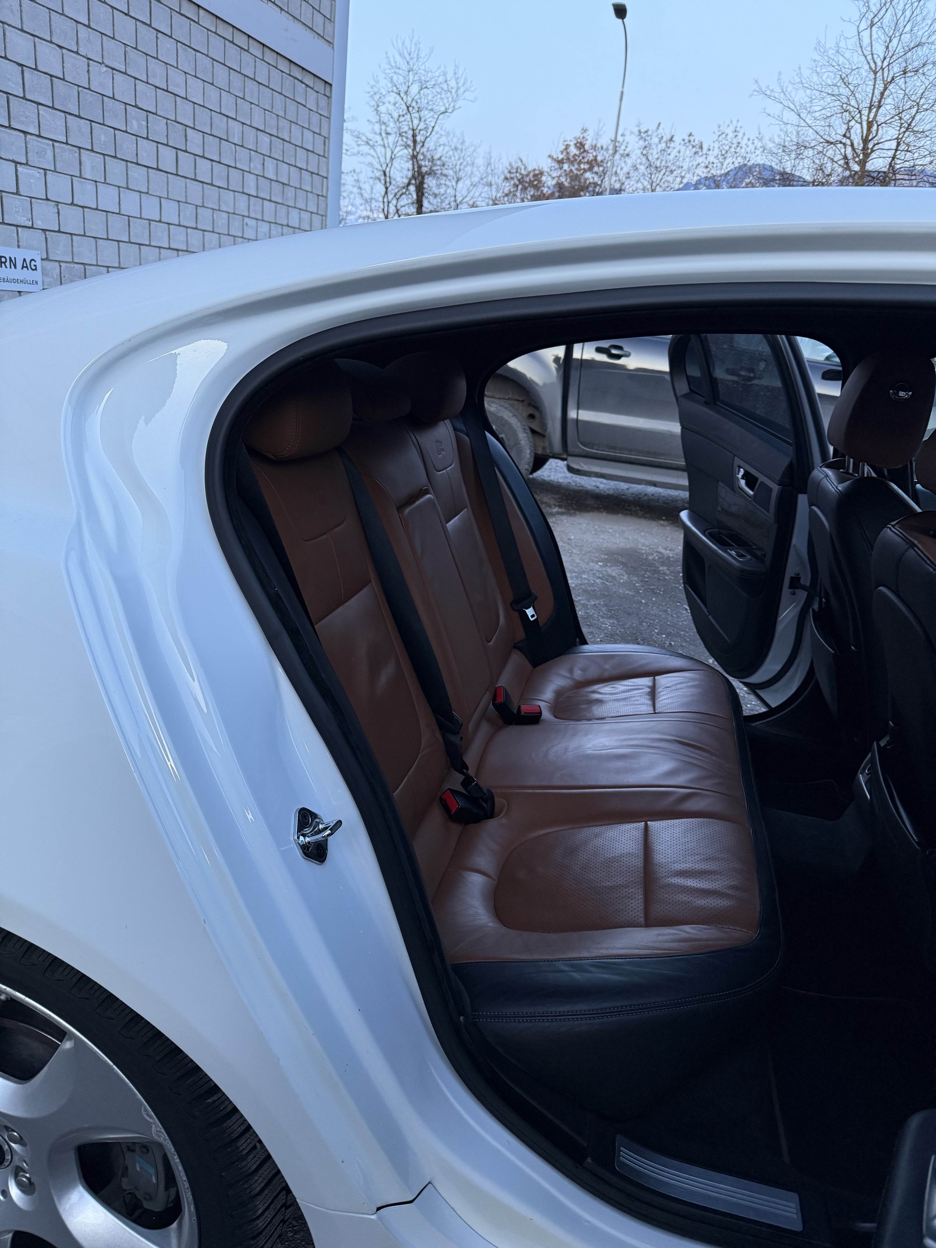 JAGUAR XFR-image-10