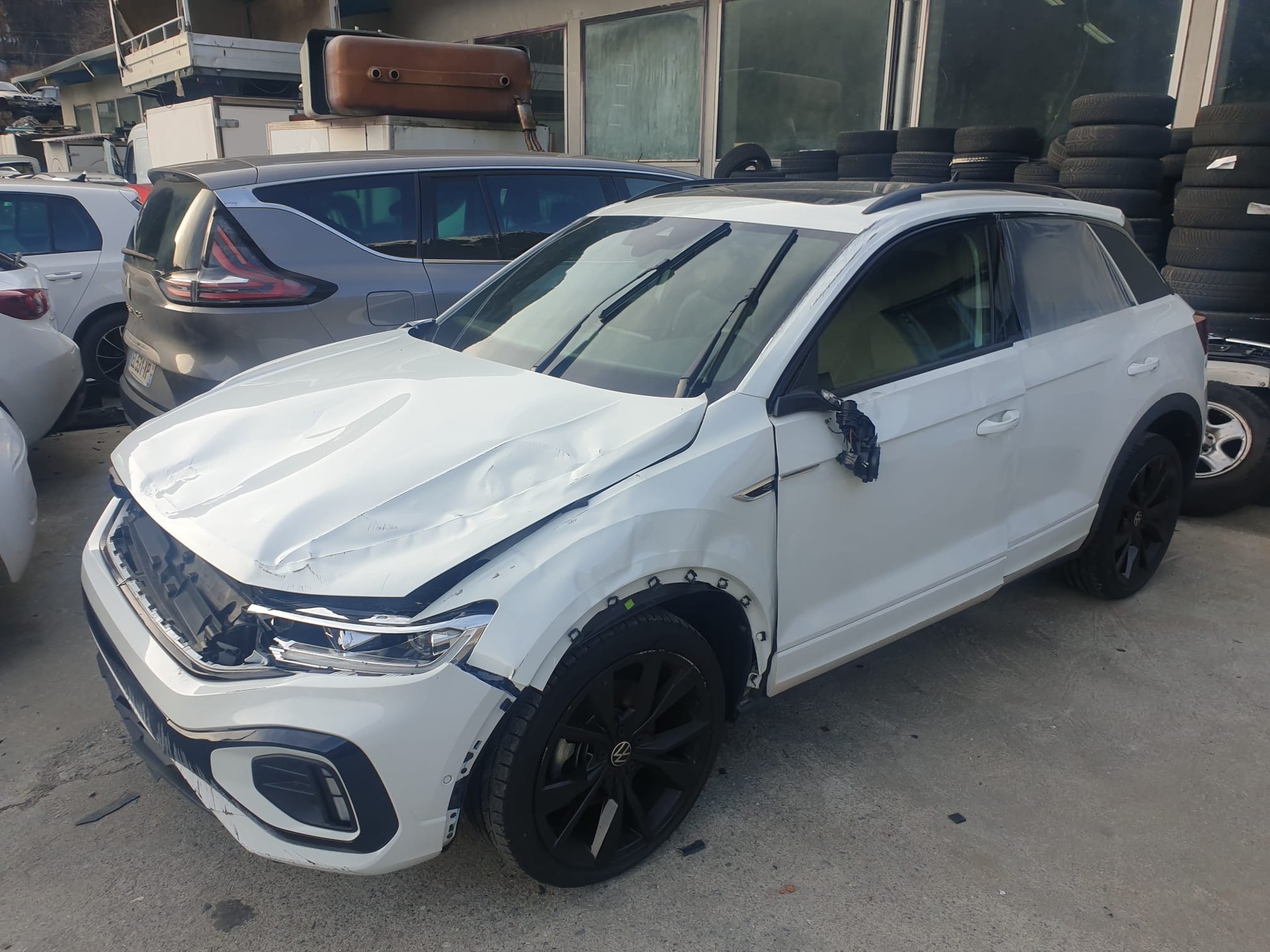 VW T-Roc 2.0 TSI R-Line DSG 4Motion-image-1