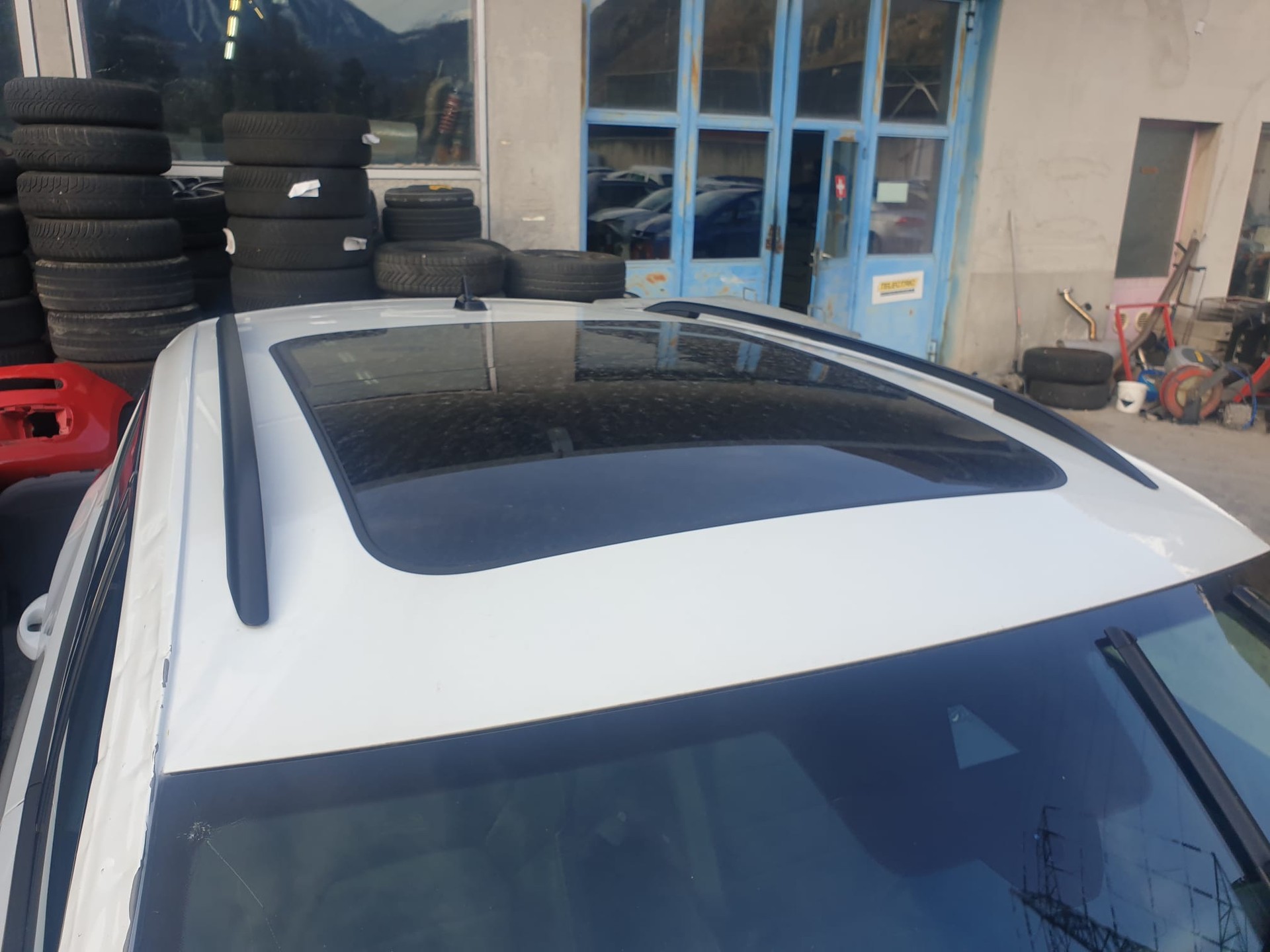 VW T-Roc 2.0 TSI R-Line DSG 4Motion-image-5