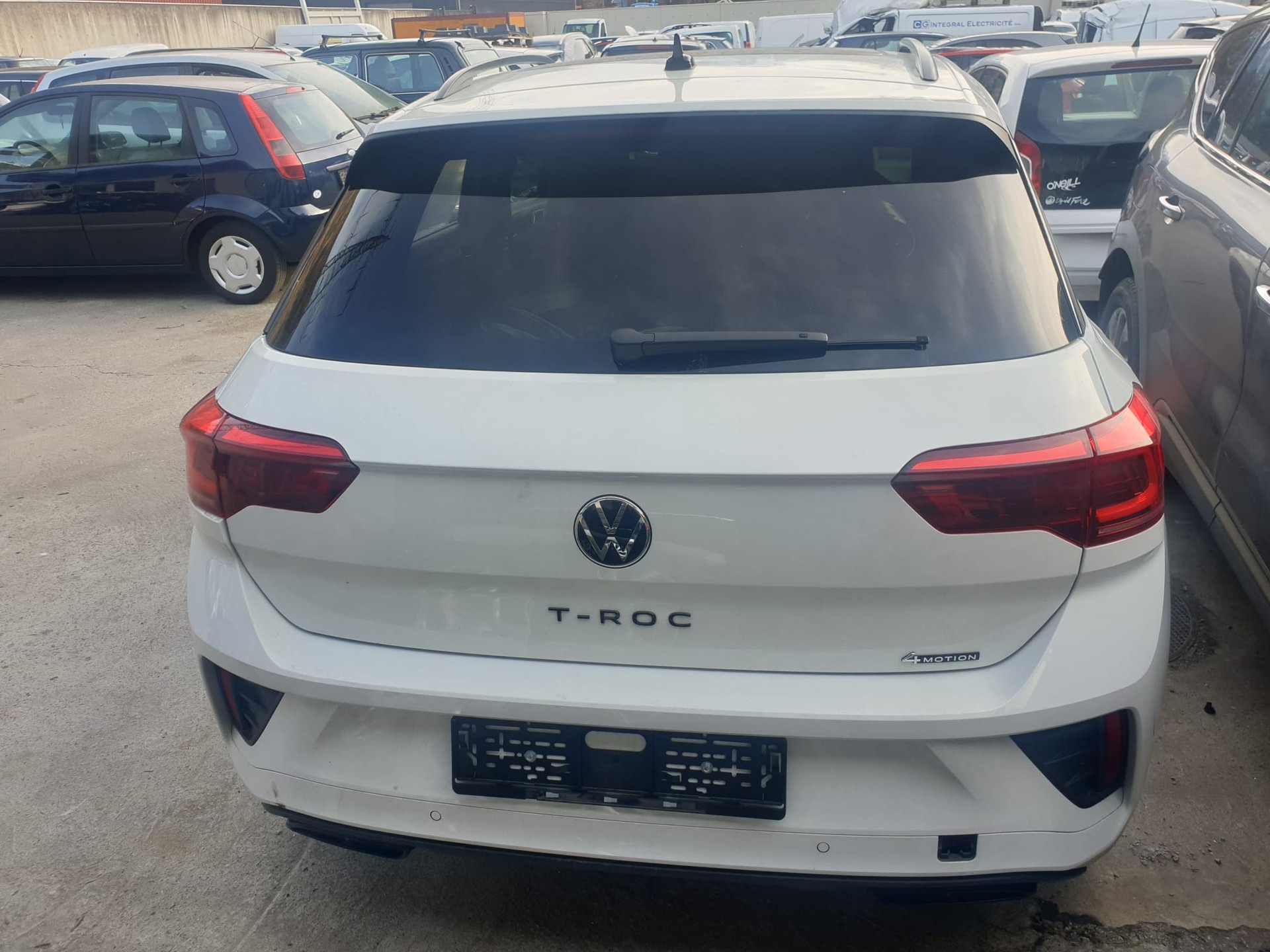 VW T-Roc 2.0 TSI R-Line DSG 4Motion-image-8