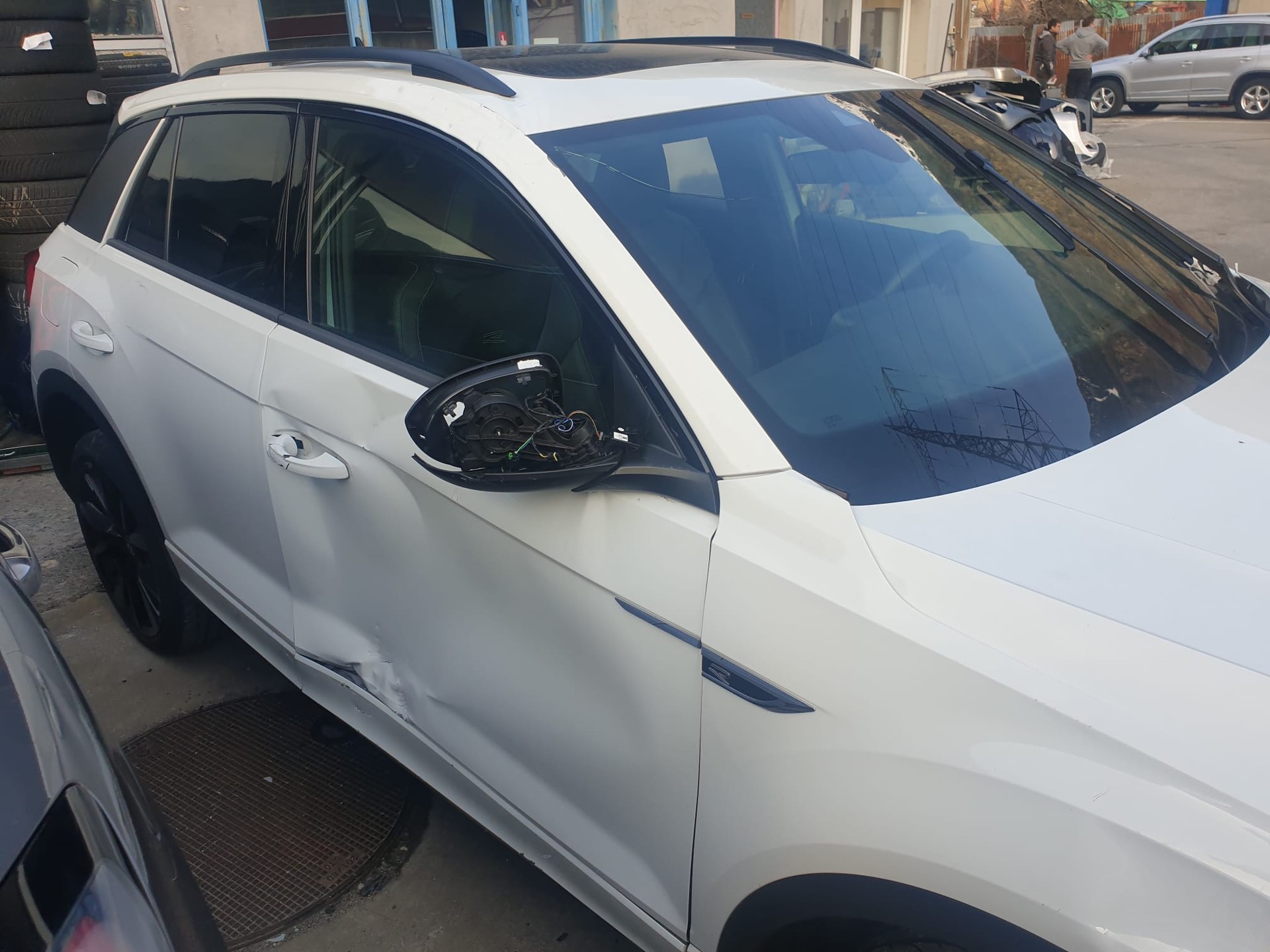 VW T-Roc 2.0 TSI R-Line DSG 4Motion-image-4