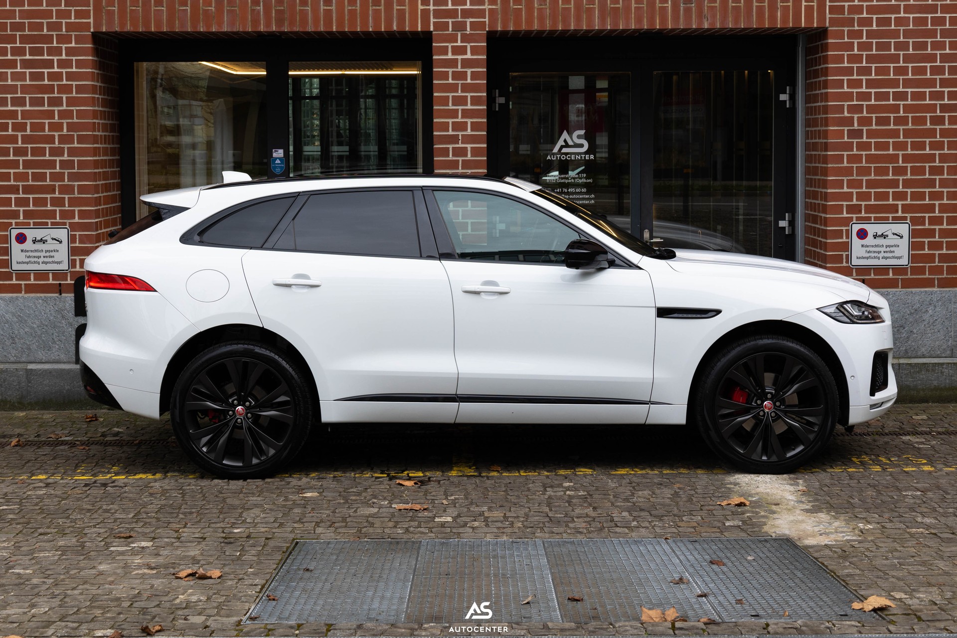 JAGUAR F-Pace V6 S AWD 380 PS (CH) Vollausstattung | BlackPack | AHK-image-5