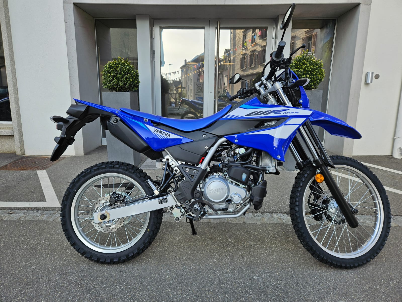 YAMAHA WR 125 R-image-1