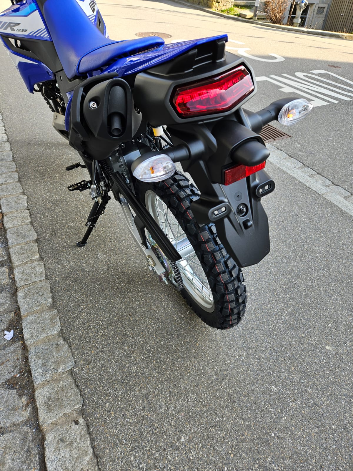 YAMAHA WR 125 R-image-9