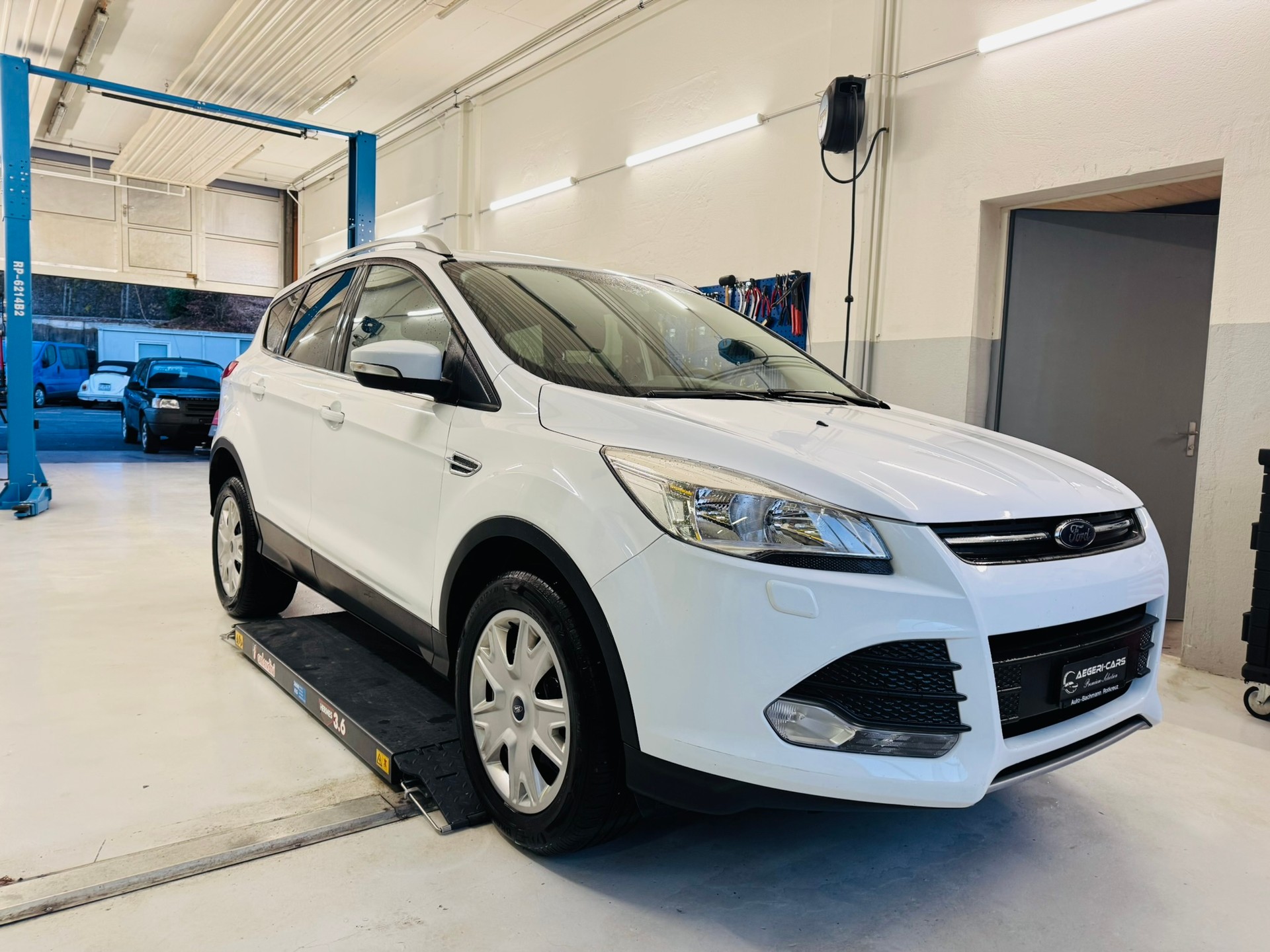 FORD Kuga 2.0 TDCi Titanium 4WD-showroom-element-2