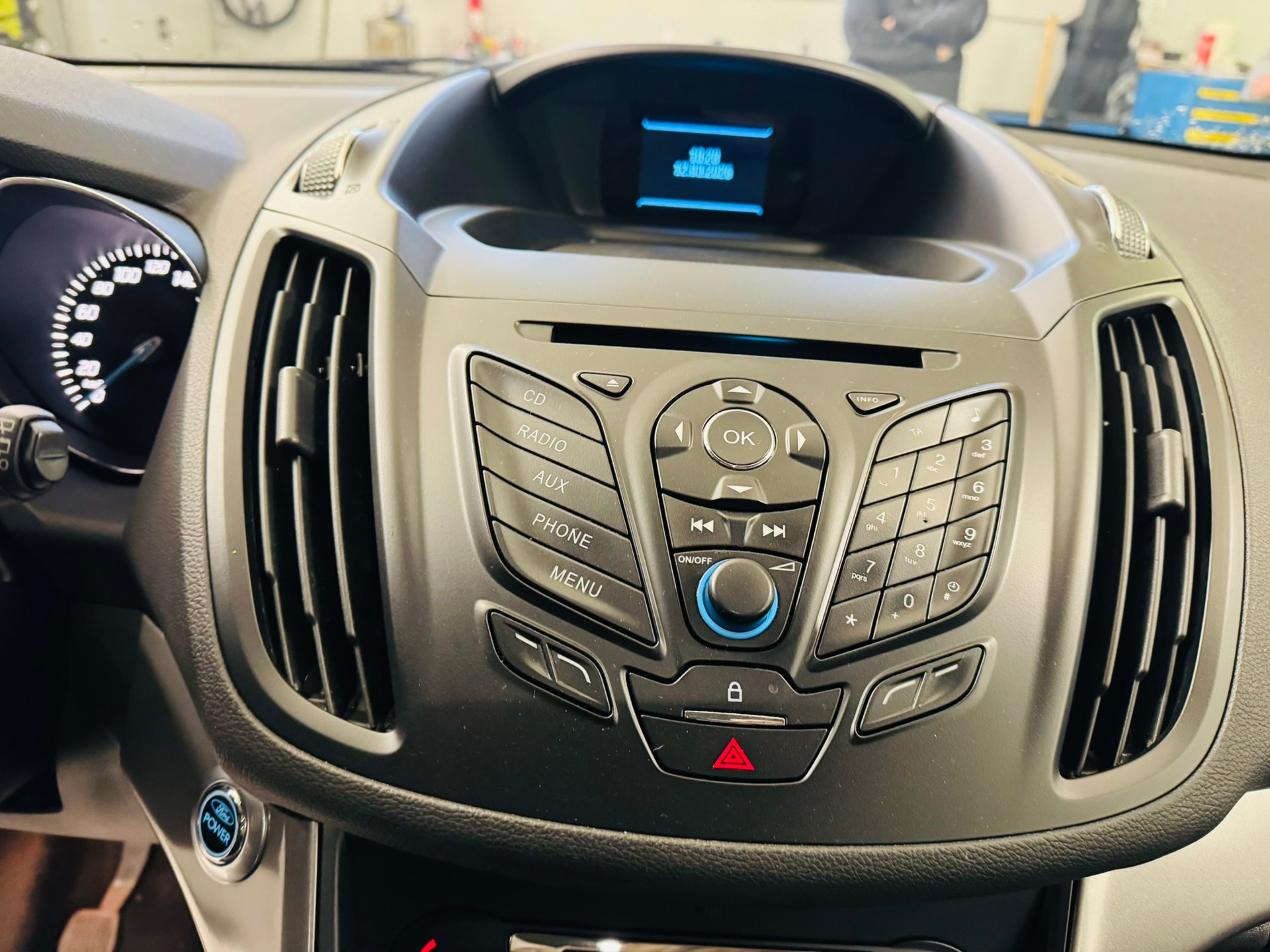 FORD Kuga 2.0 TDCi Titanium 4WD-image-18