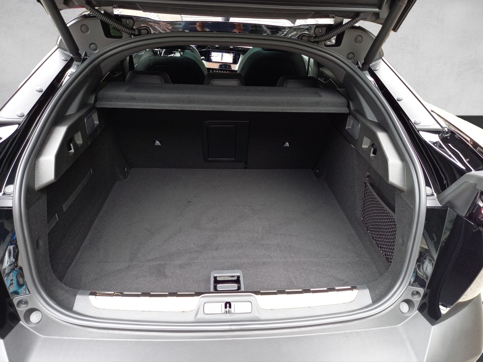 PEUGEOT 408 1.6 PHEV 180 GT-image-12