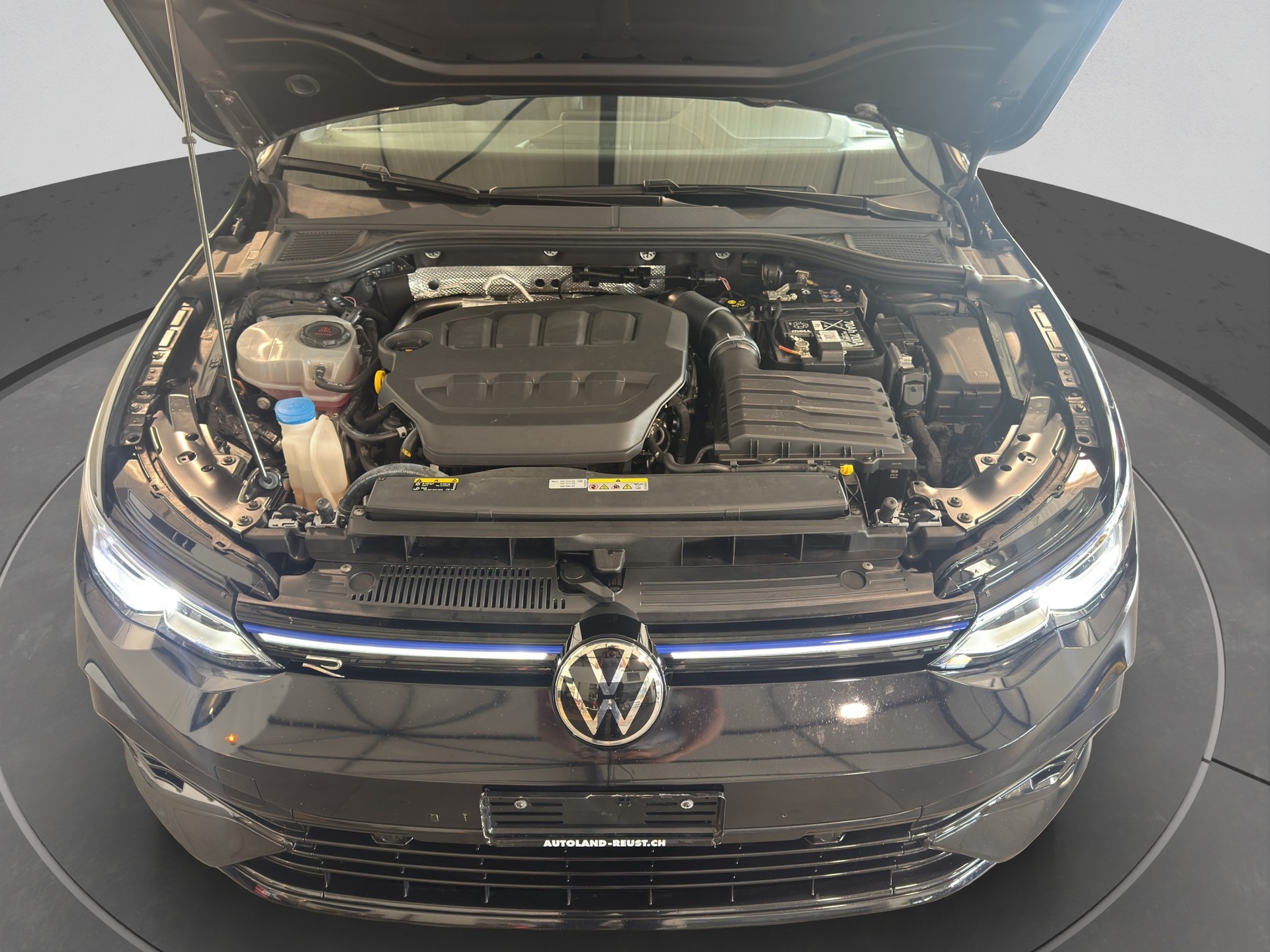 VW Golf 2.0 TSI R DSG 4Motion R Performance-image-26