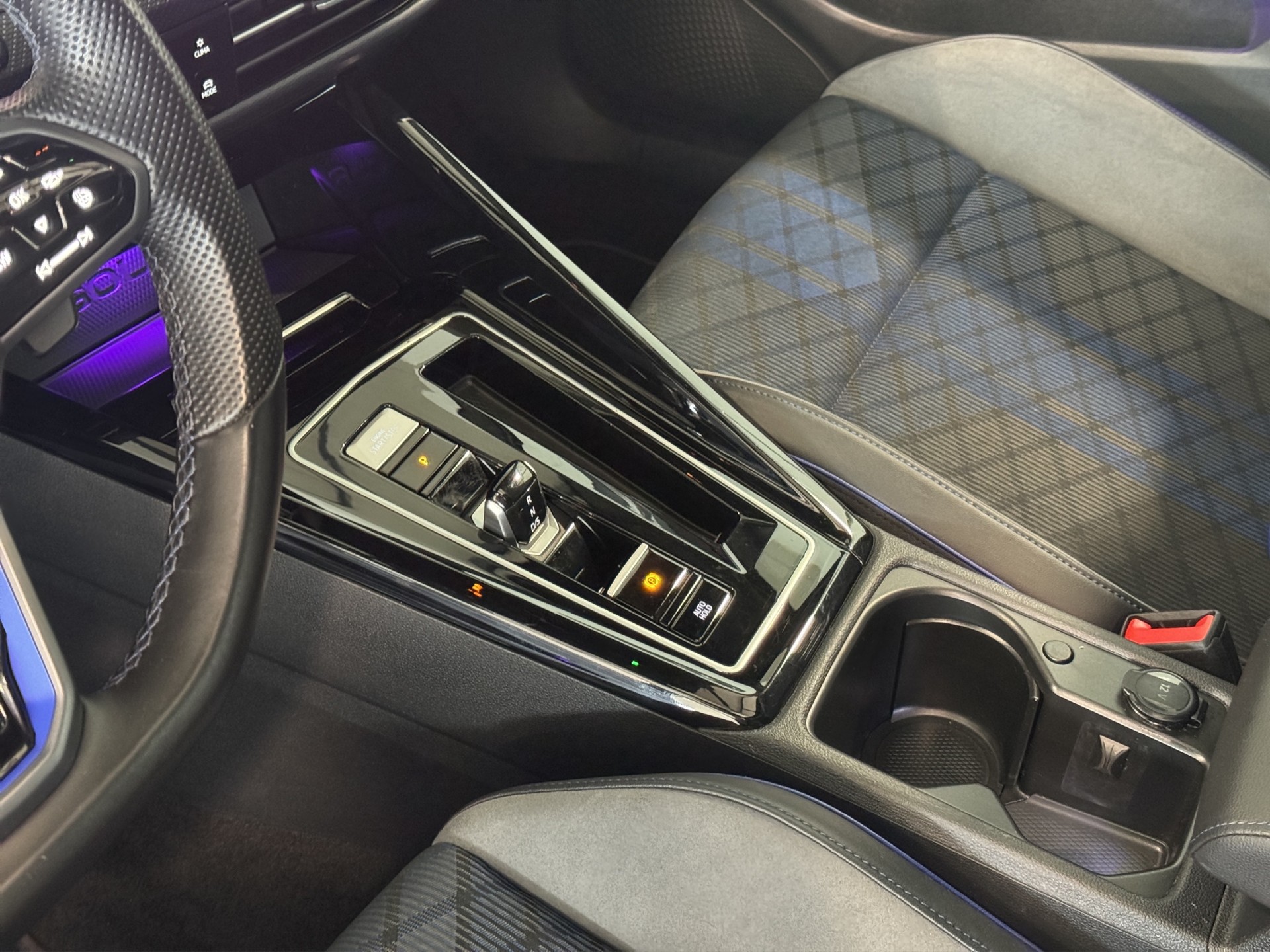 VW Golf 2.0 TSI R DSG 4Motion R Performance-image-11