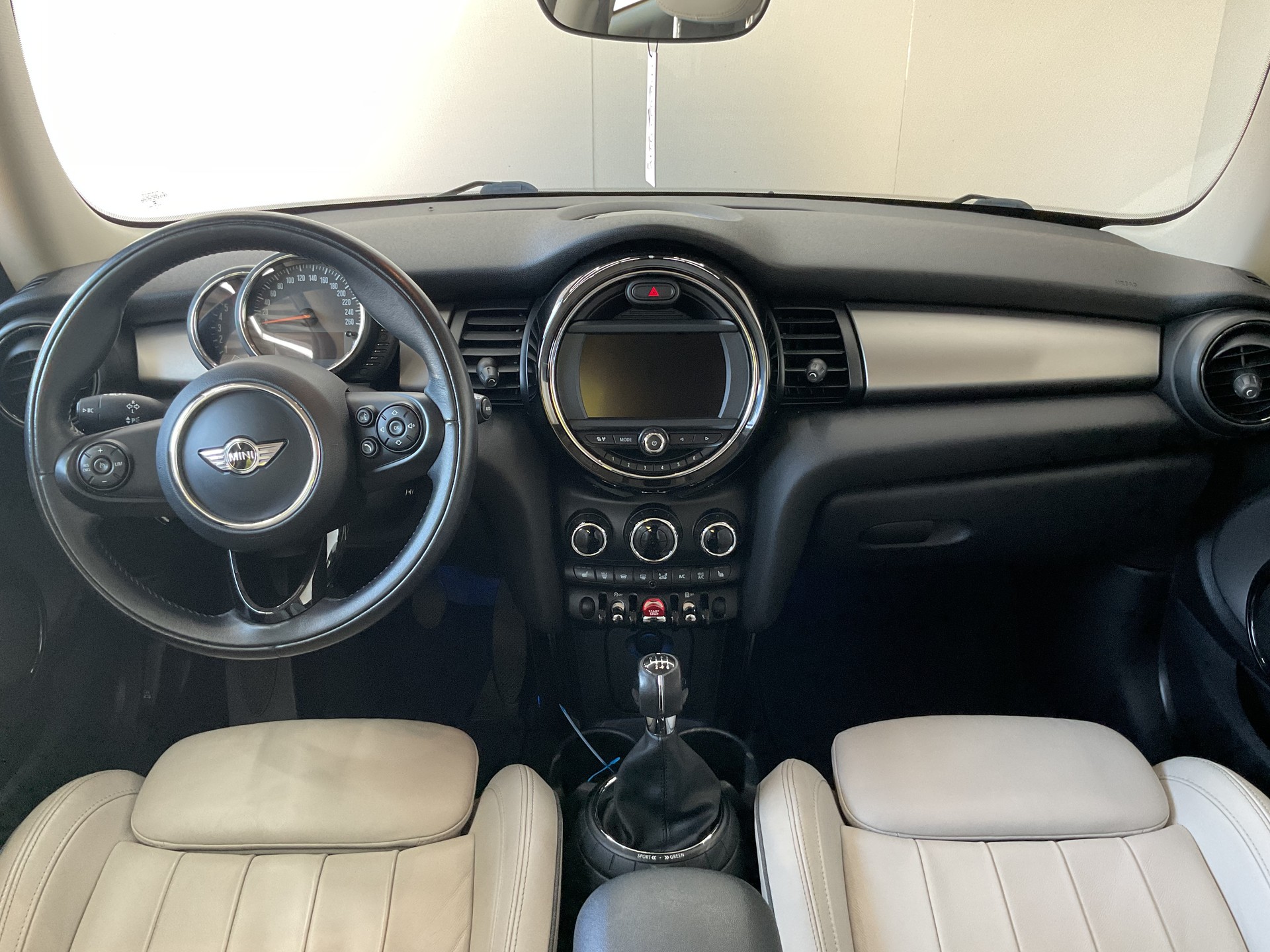MINI Cooper SD-image-11