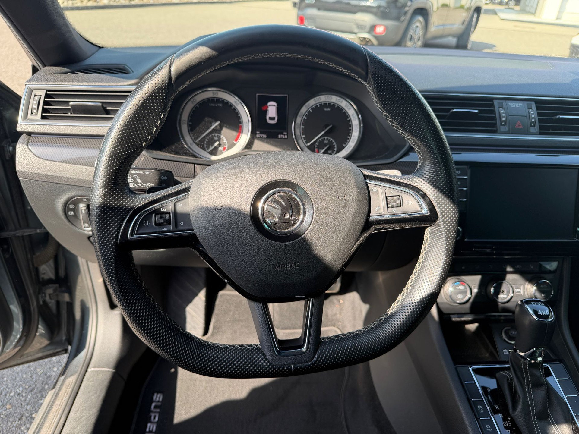 SKODA Superb Combi 2.0 TDi Sport Line 4x4 DSG-image-15