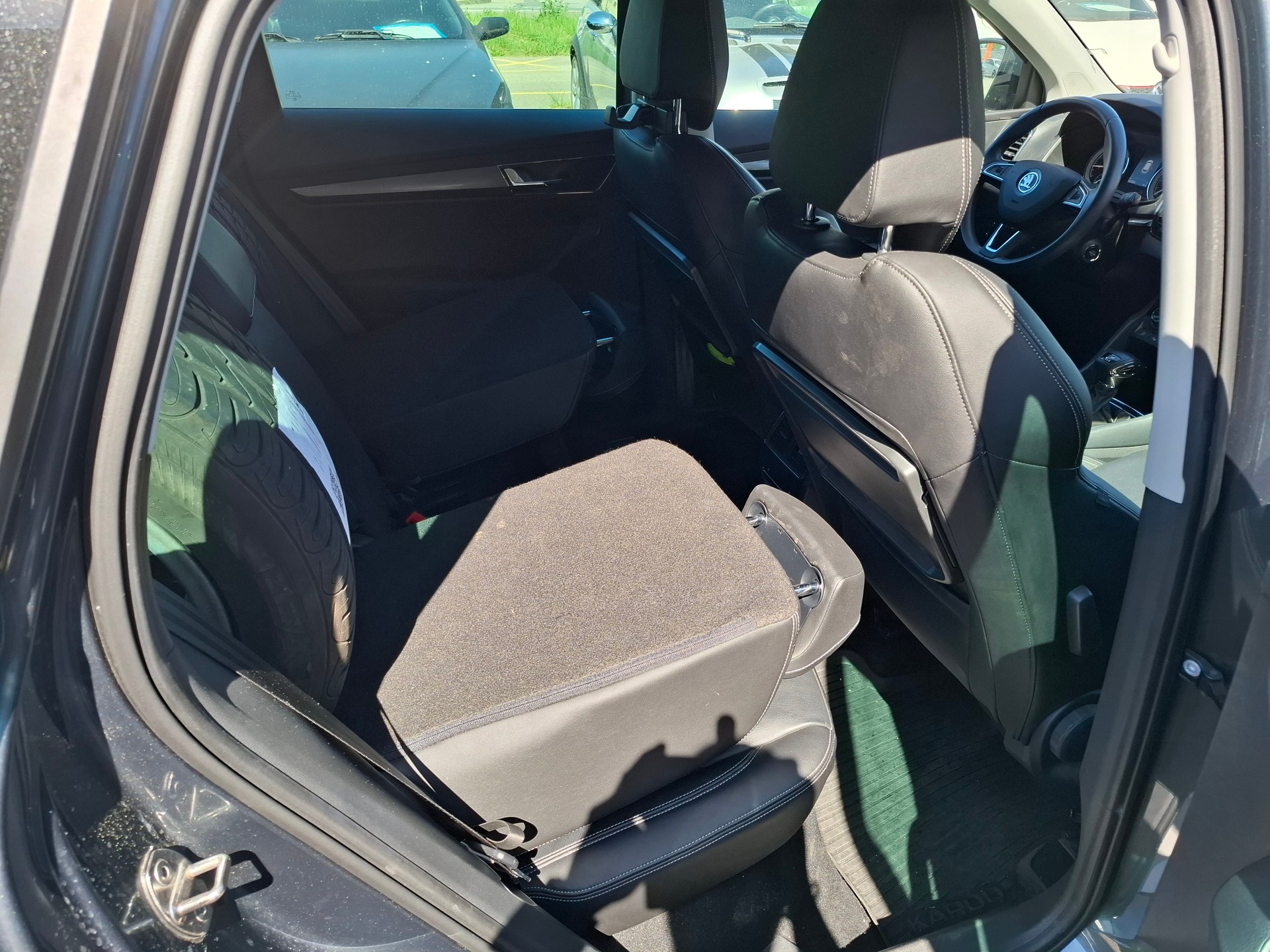 SKODA Karoq 2.0 TDI CR Style 4x4 DSG-image-8