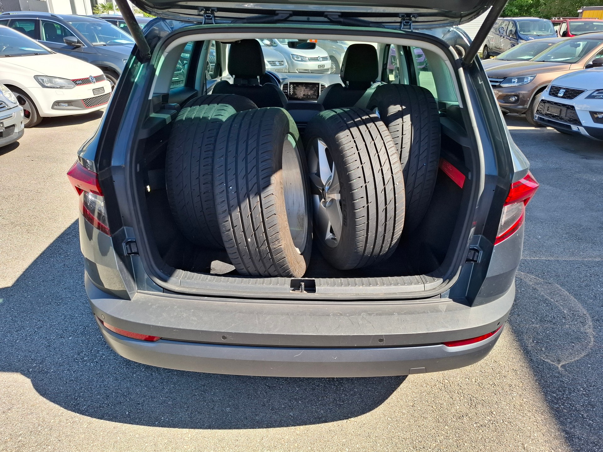 SKODA Karoq 2.0 TDI CR Style 4x4 DSG-image-13