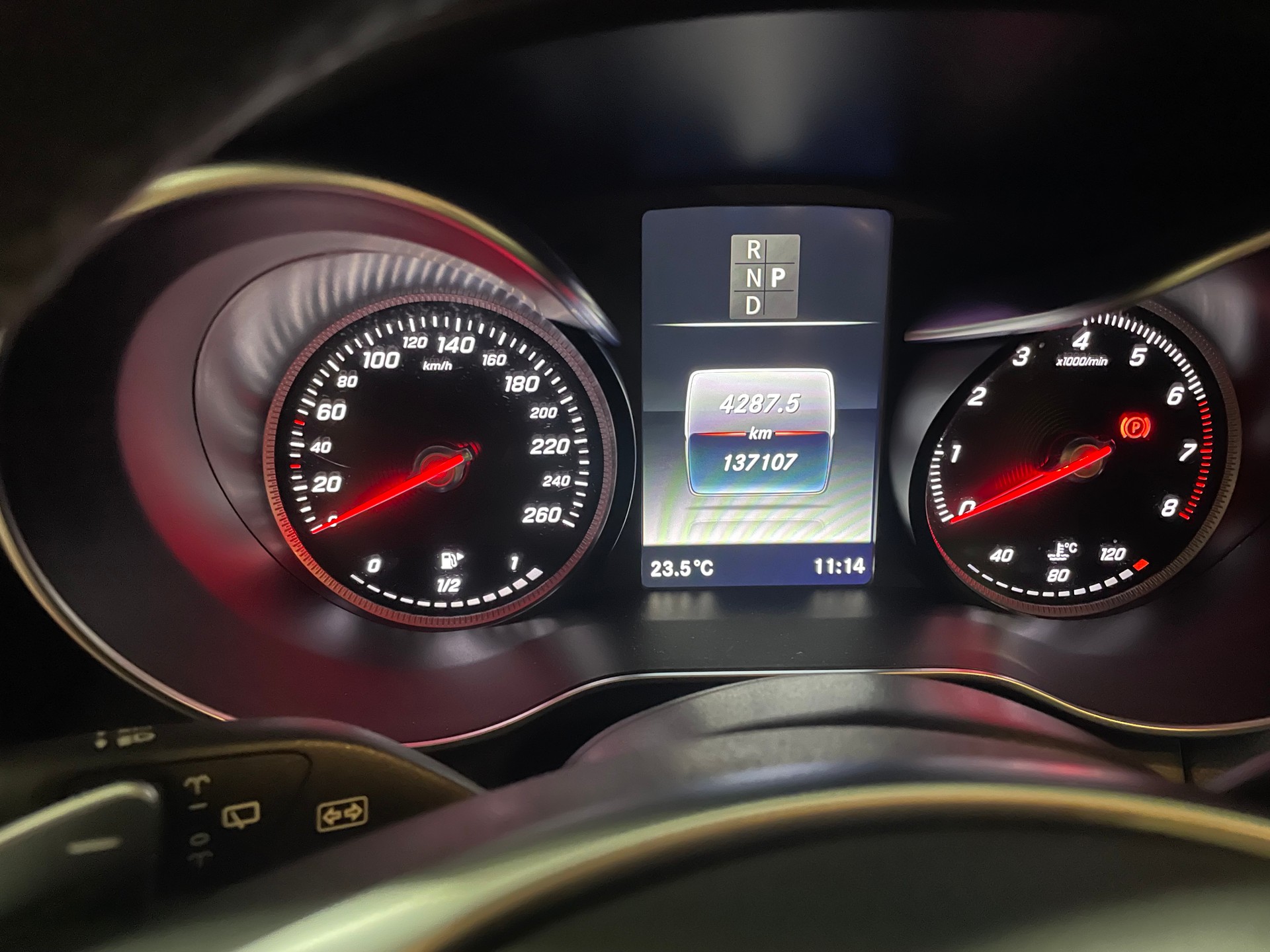 MERCEDES-BENZ GLC 250 AMG Line 4m-image-3