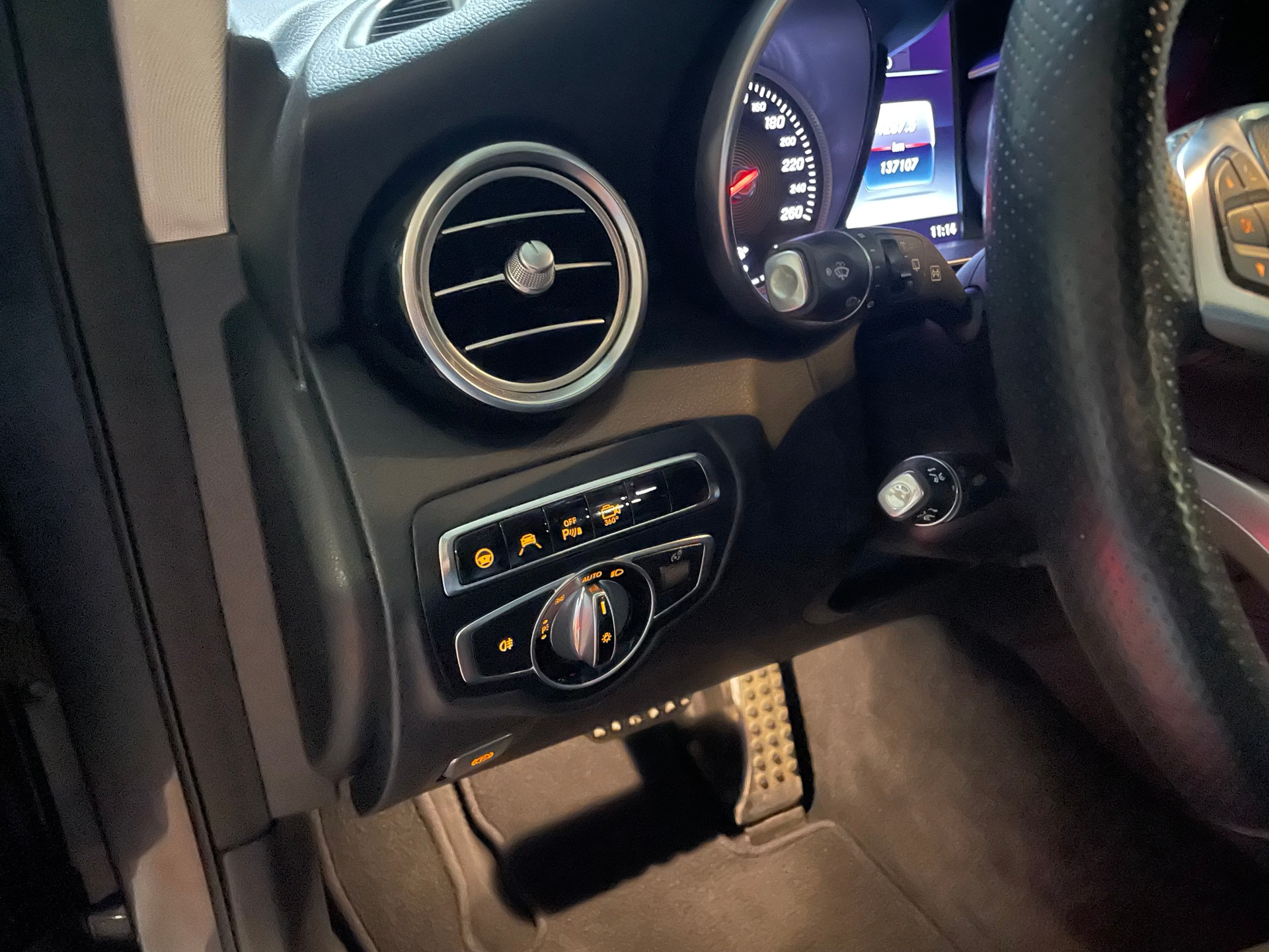 MERCEDES-BENZ GLC 250 AMG Line 4m-image-2