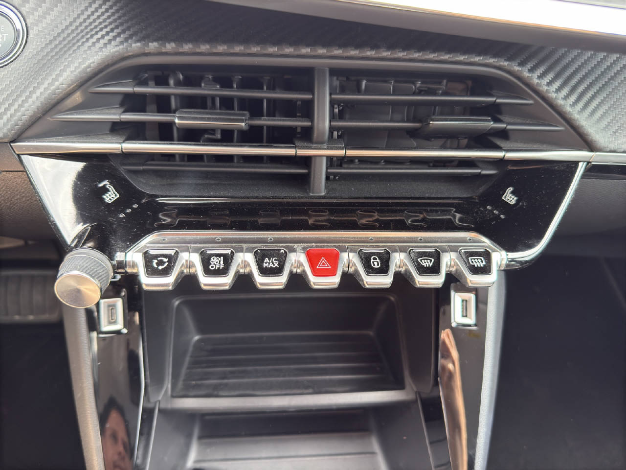 PEUGEOT 208 e-Active Pack-image-14