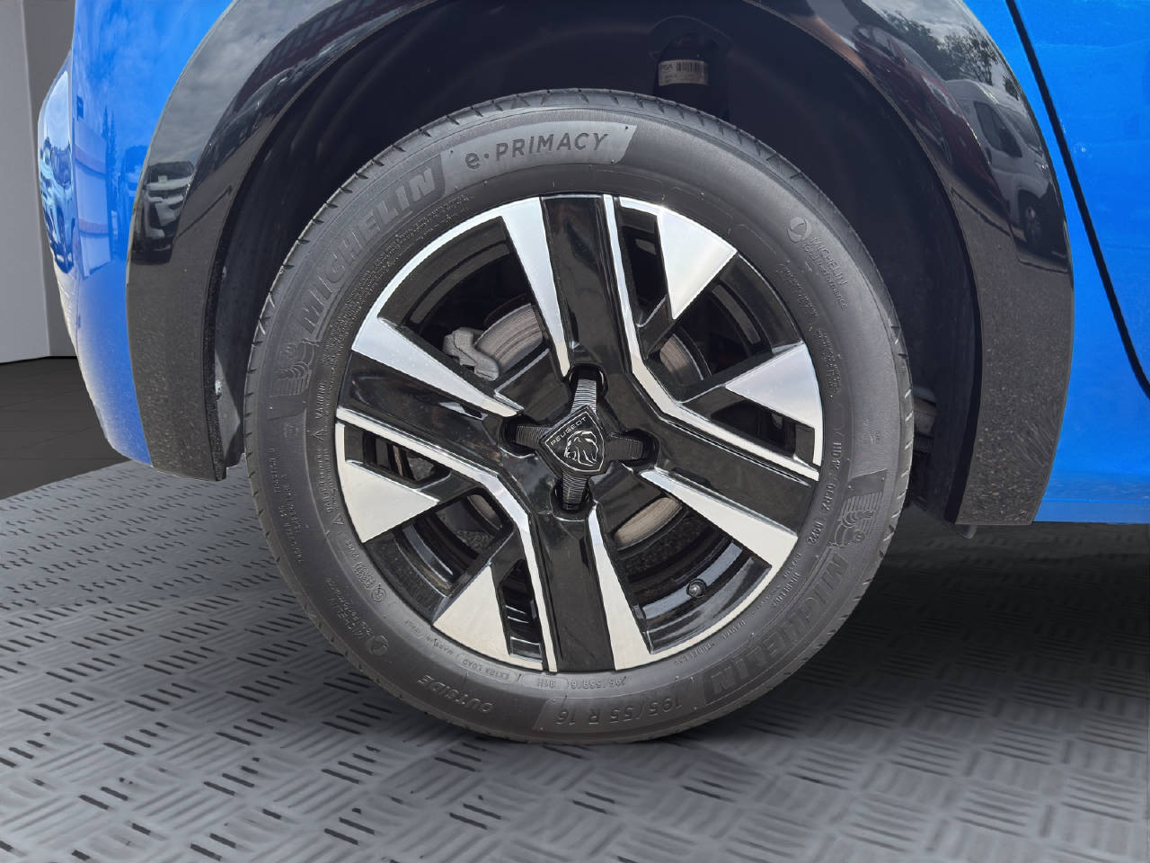 PEUGEOT 208 e-Active Pack-image-11