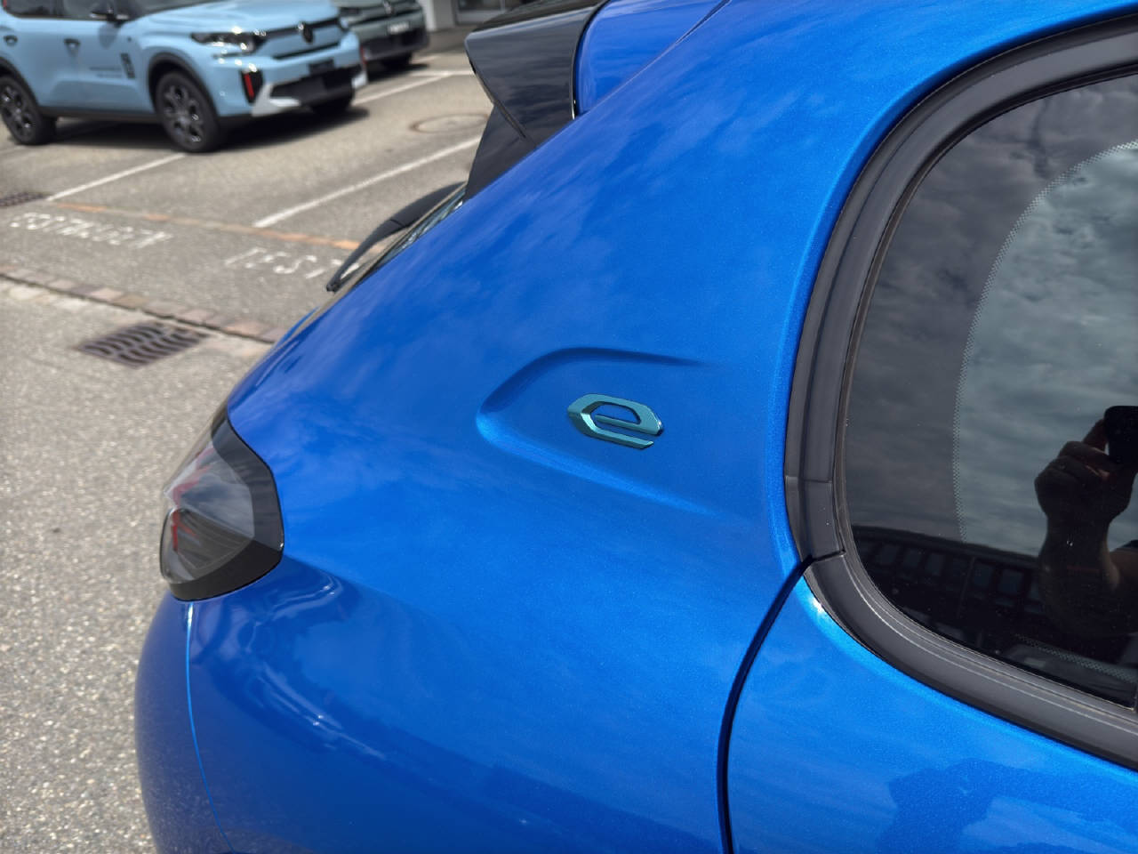 PEUGEOT 208 e-Active Pack-image-13