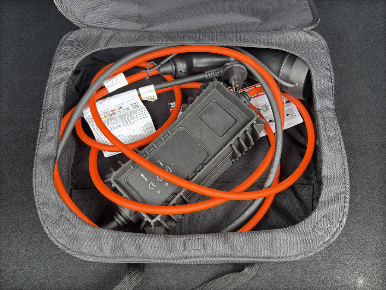 PEUGEOT 208 e-Active Pack-image-12