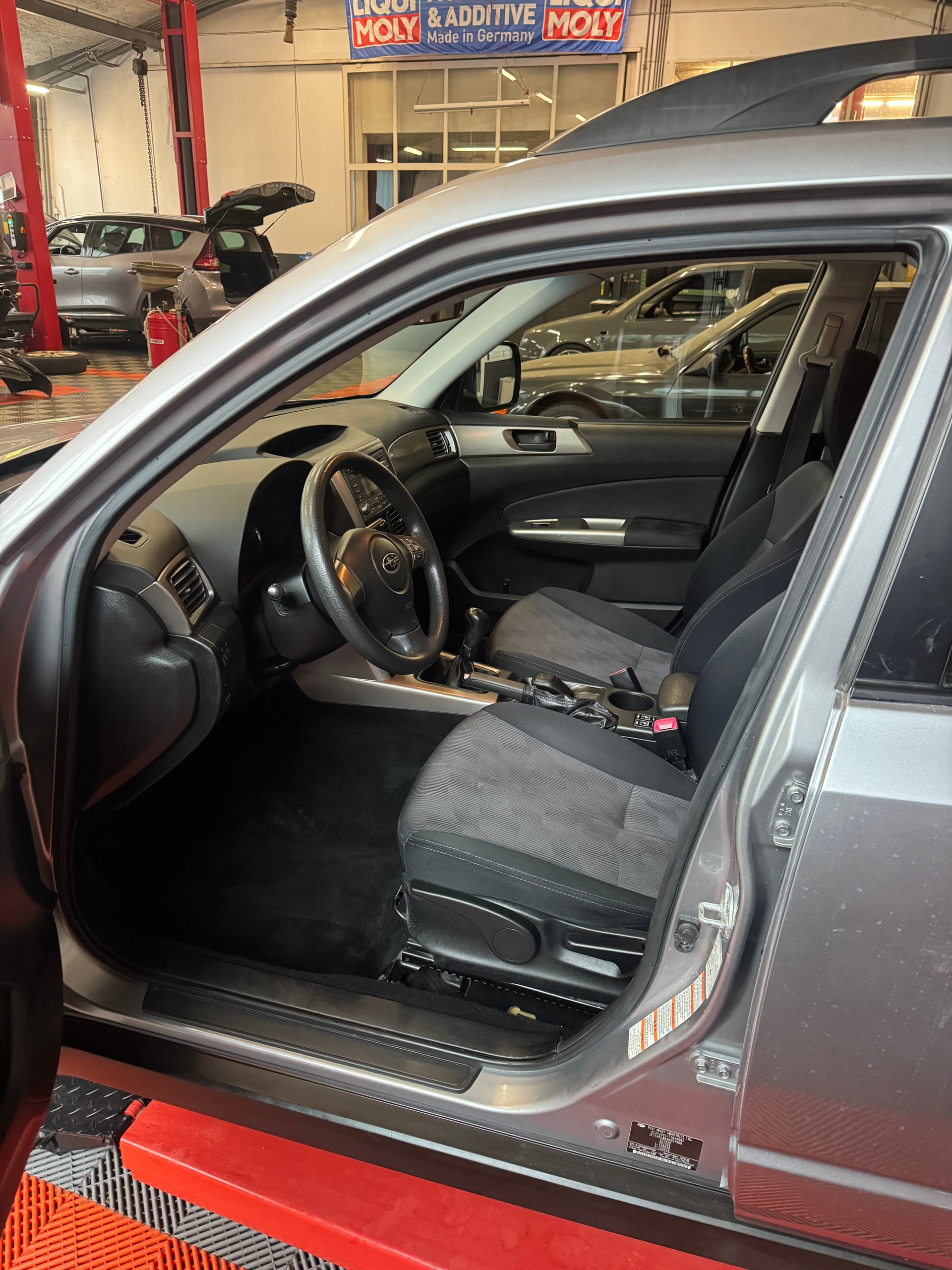 SUBARU Forester 2.0X Swiss-image-9