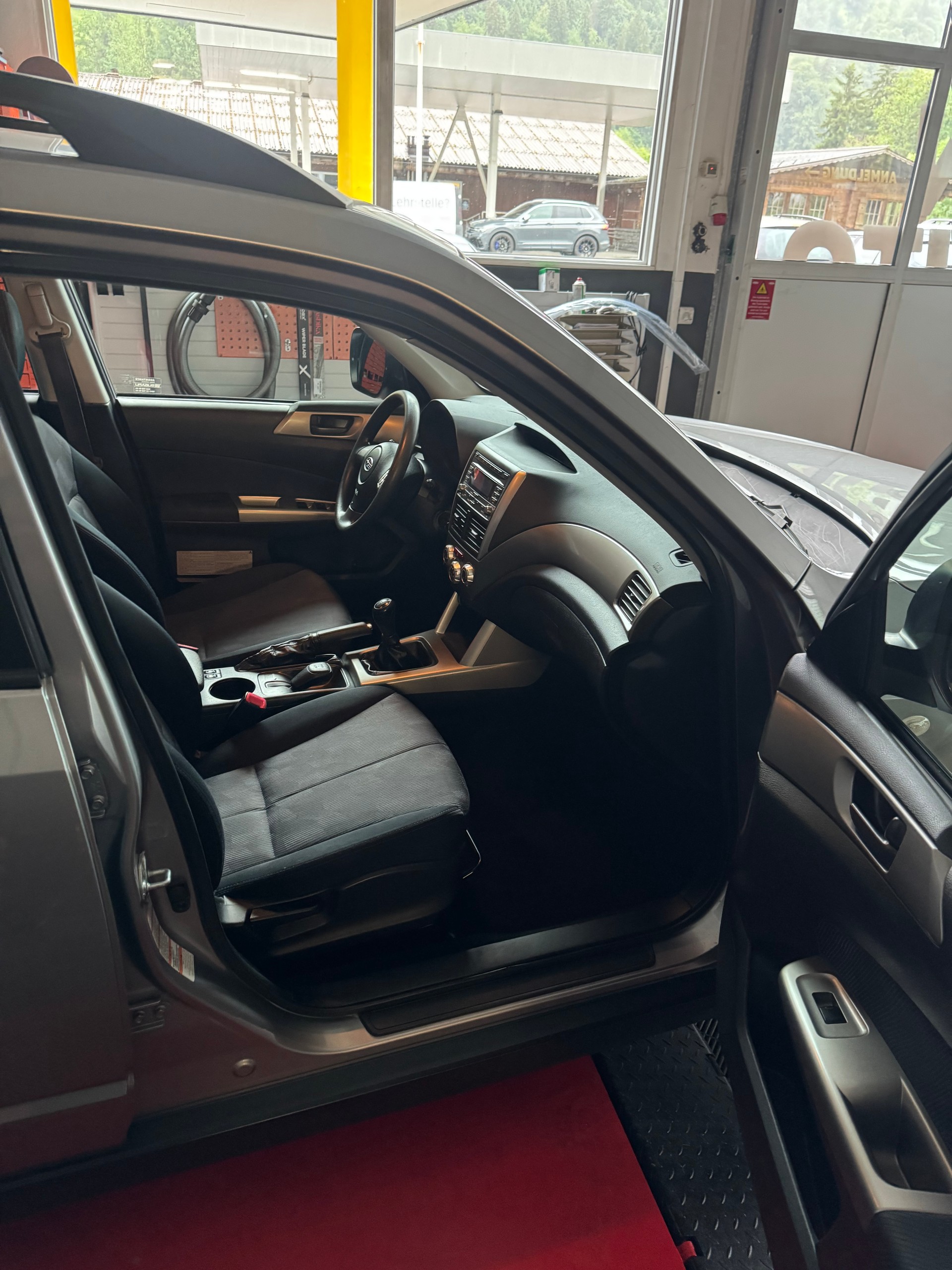 SUBARU Forester 2.0X Swiss-image-8
