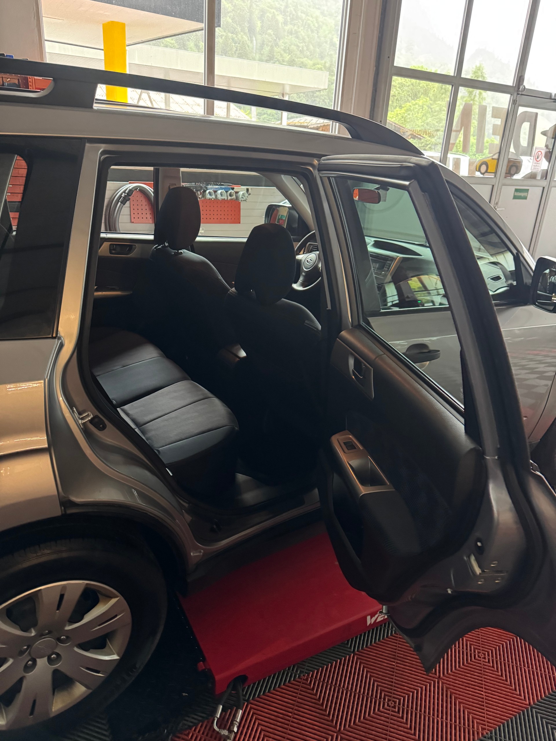 SUBARU Forester 2.0X Swiss-image-7