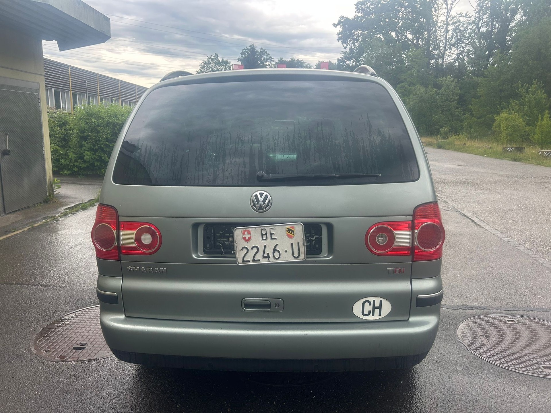 VW Sharan 1.9 TDI-image-2