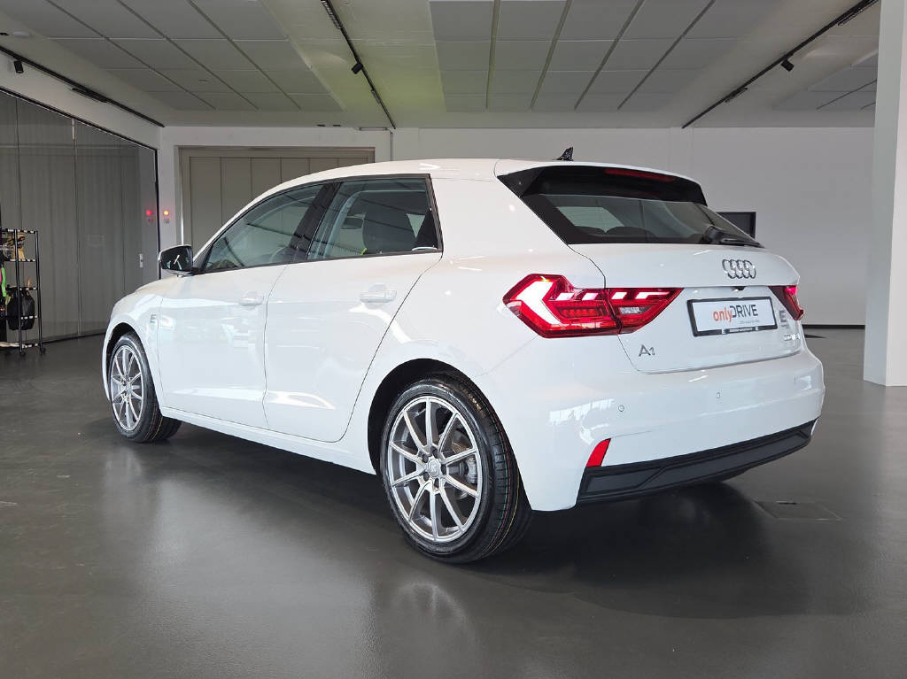 AUDI A1 Sportback 1.0 30 TFSI Attraction S-Tronic-image-5