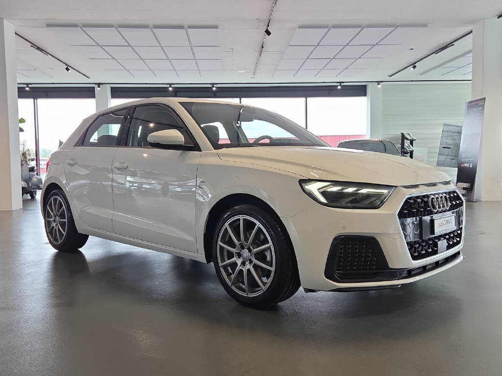 AUDI A1 Sportback 1.0 30 TFSI Attraction S-Tronic-image-1