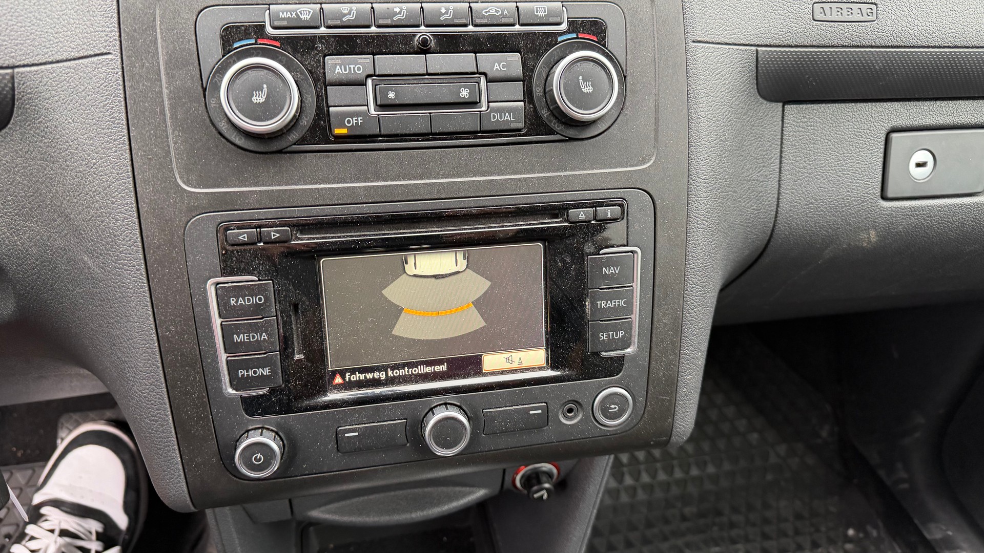 VW Caddy 2.0 TDI 4Motion Comfortline DSG-image-9