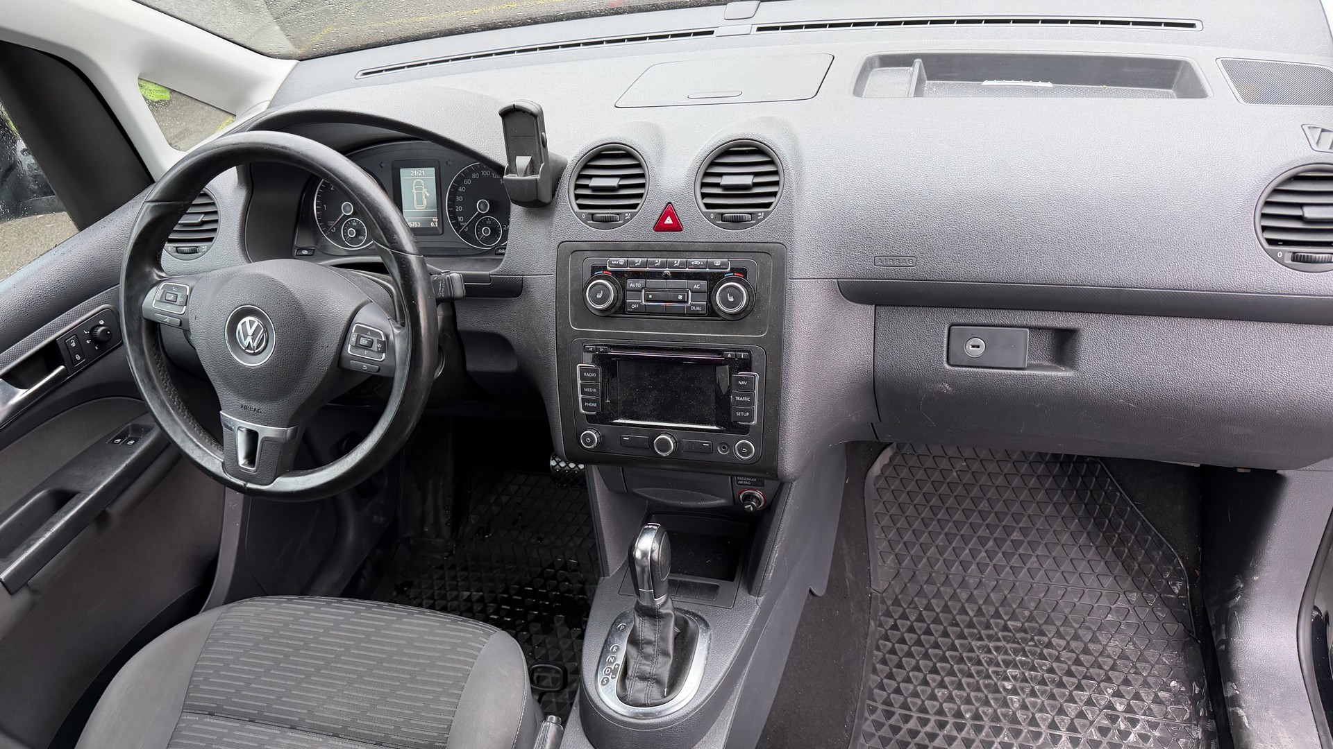 VW Caddy 2.0 TDI 4Motion Comfortline DSG-image-8