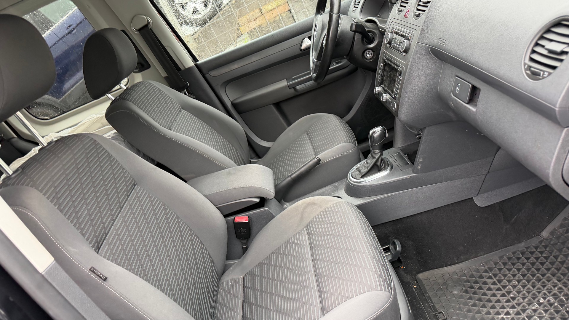 VW Caddy 2.0 TDI 4Motion Comfortline DSG-image-5