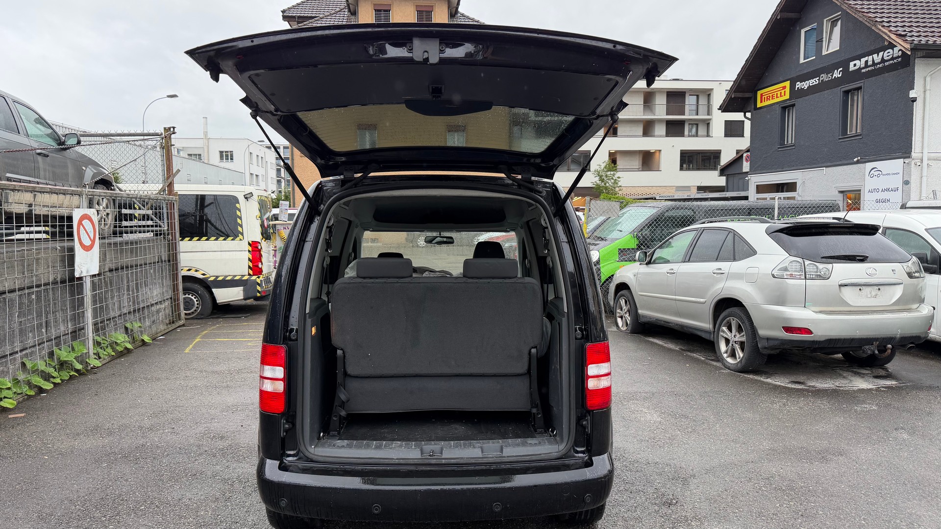 VW Caddy 2.0 TDI 4Motion Comfortline DSG-image-13