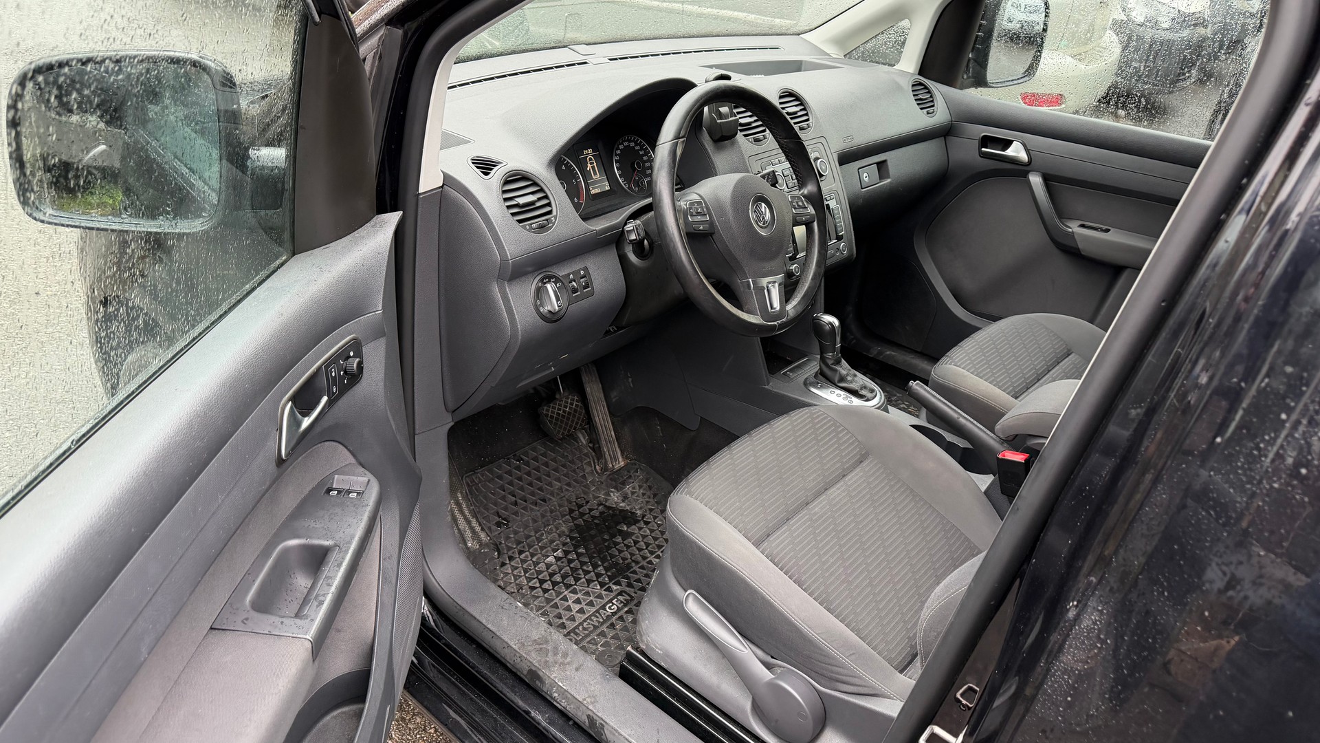 VW Caddy 2.0 TDI 4Motion Comfortline DSG-image-6