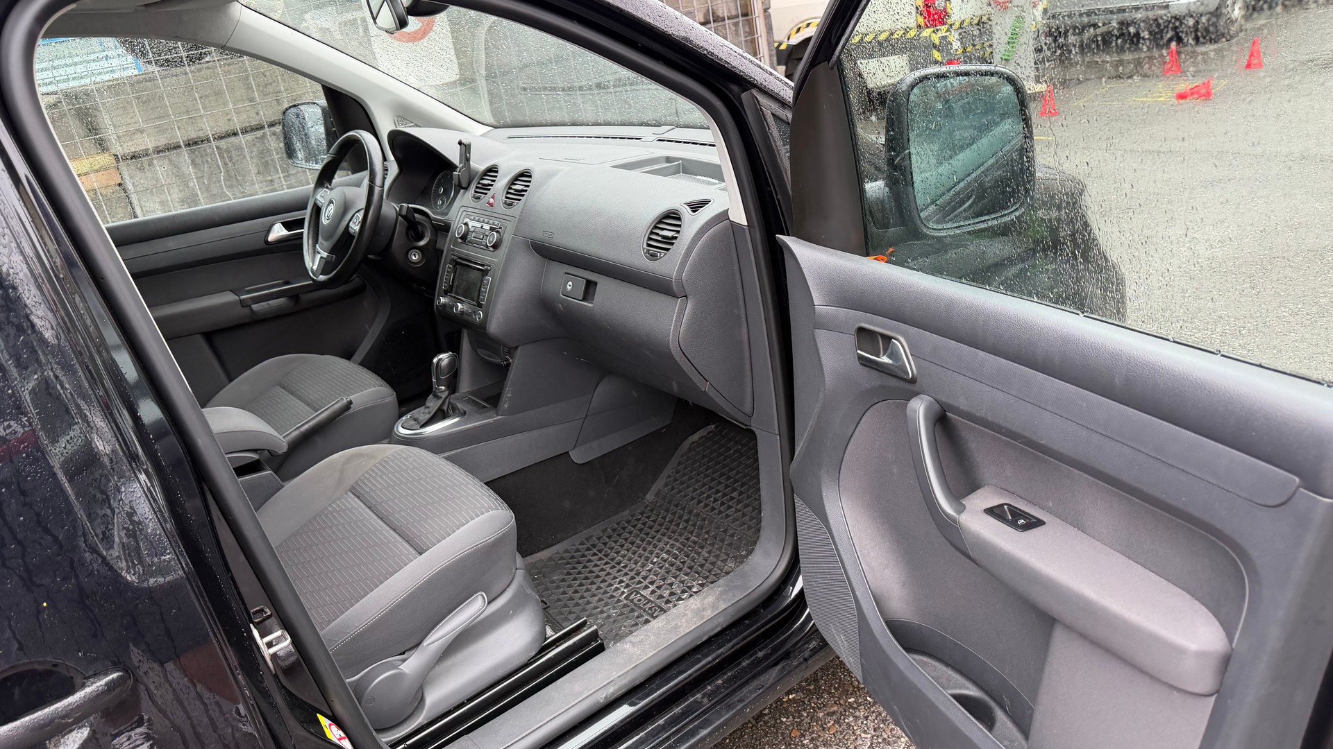VW Caddy 2.0 TDI 4Motion Comfortline DSG-image-4