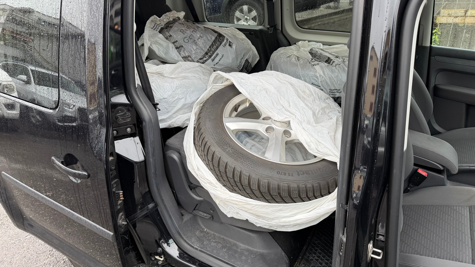 VW Caddy 2.0 TDI 4Motion Comfortline DSG-image-11