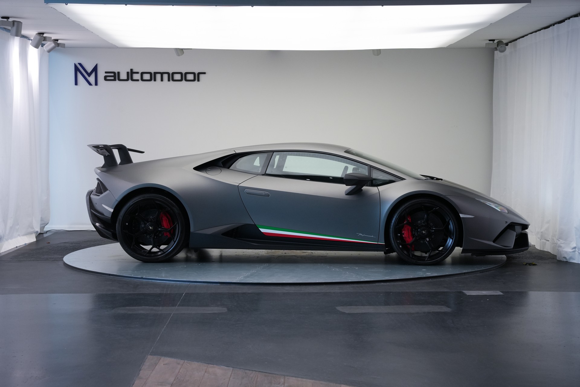 LAMBORGHINI Huracan LP640-4 Coupé Performante DCT *grigio titans* *Sensonum*-showroom-element-3