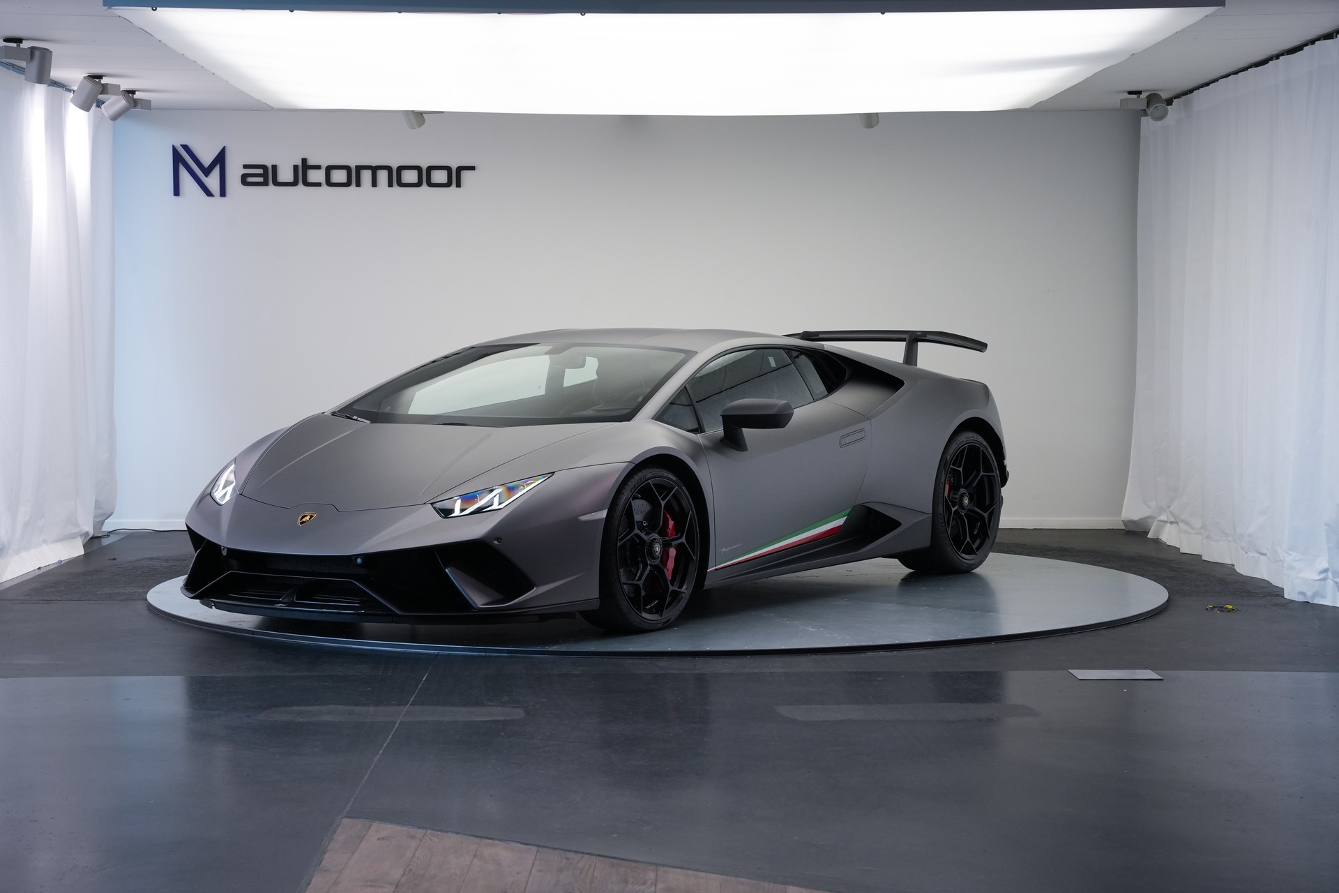 LAMBORGHINI Huracan LP640-4 Coupé Performante DCT *grigio titans* *Sensonum*