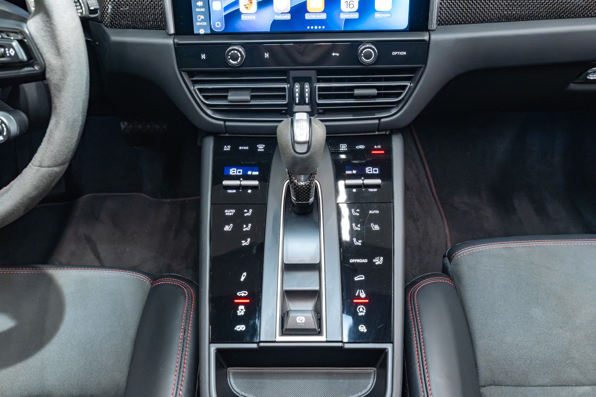 PORSCHE Macan GTS PDK-image-12