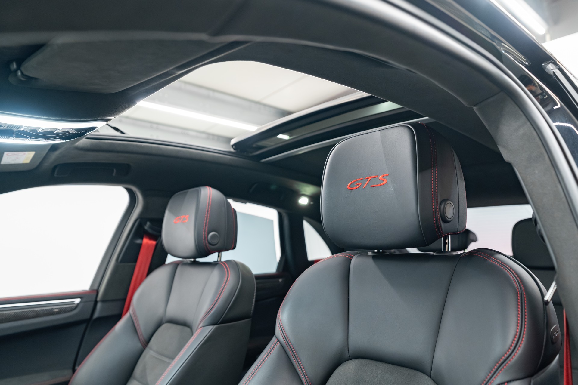 PORSCHE Macan GTS PDK-image-8