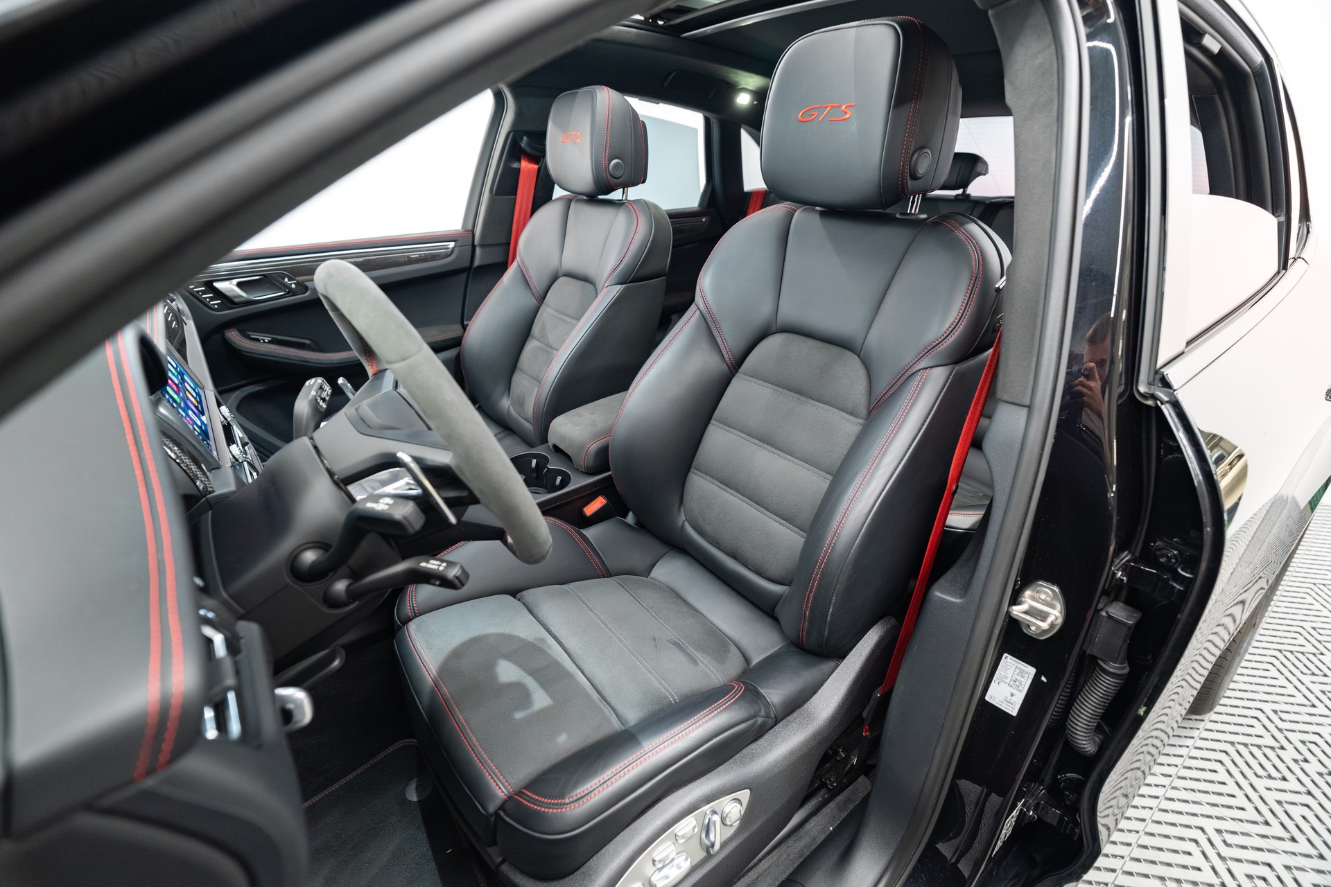 PORSCHE Macan GTS PDK-image-7