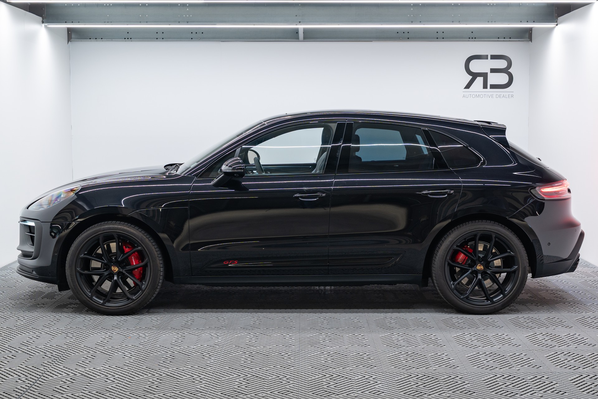 PORSCHE Macan GTS PDK-image-2