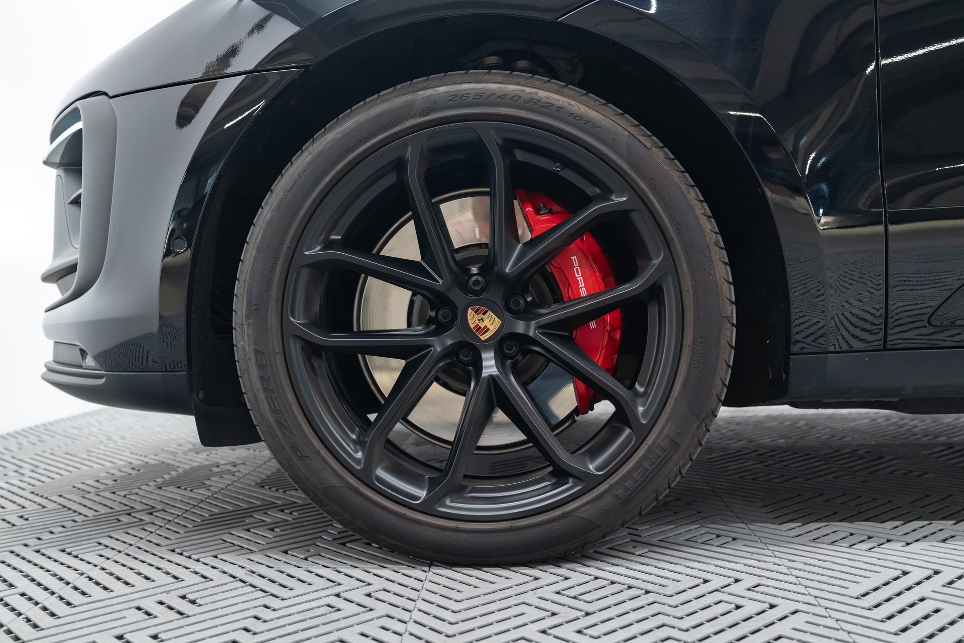 PORSCHE Macan GTS PDK-image-6