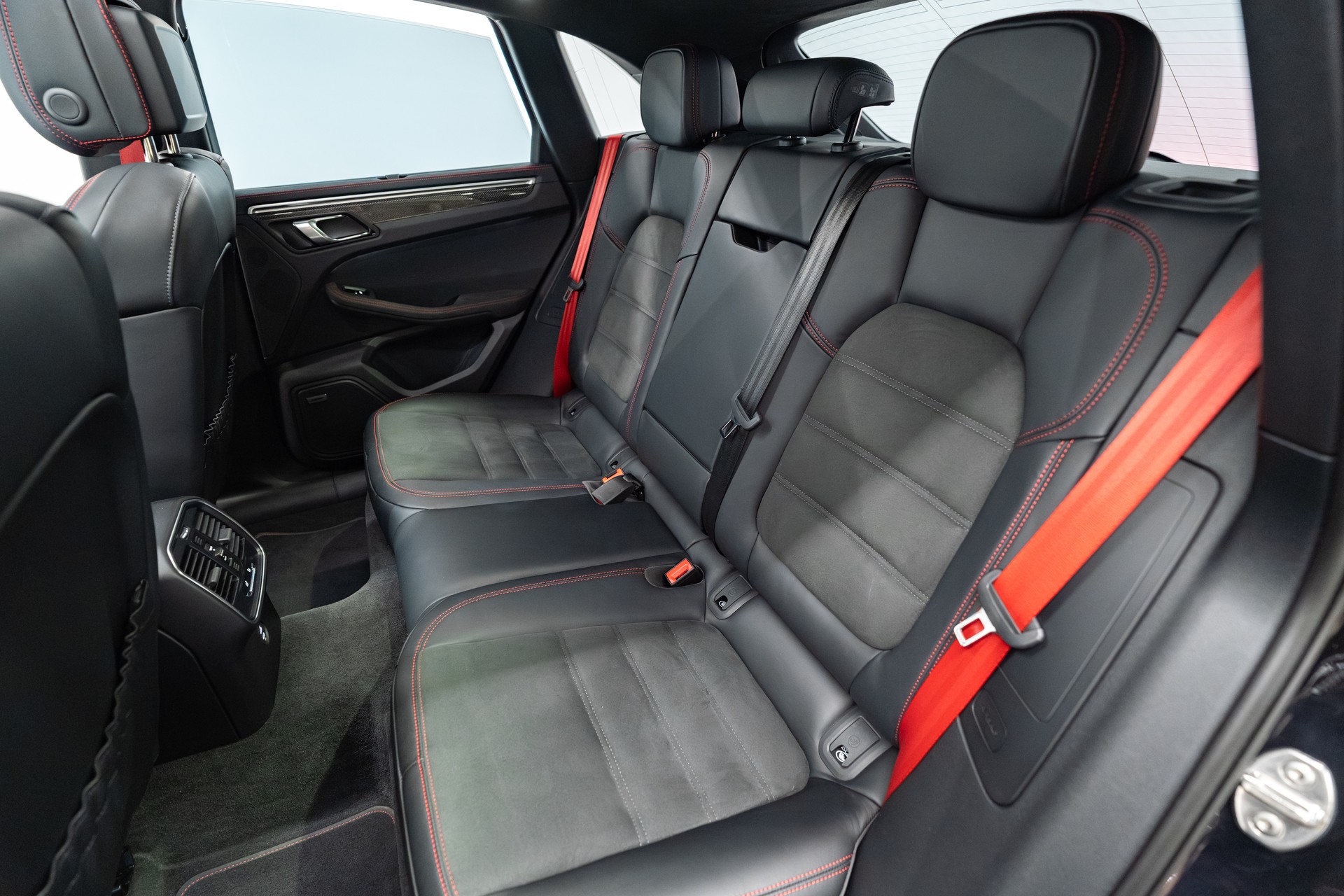 PORSCHE Macan GTS PDK-image-14