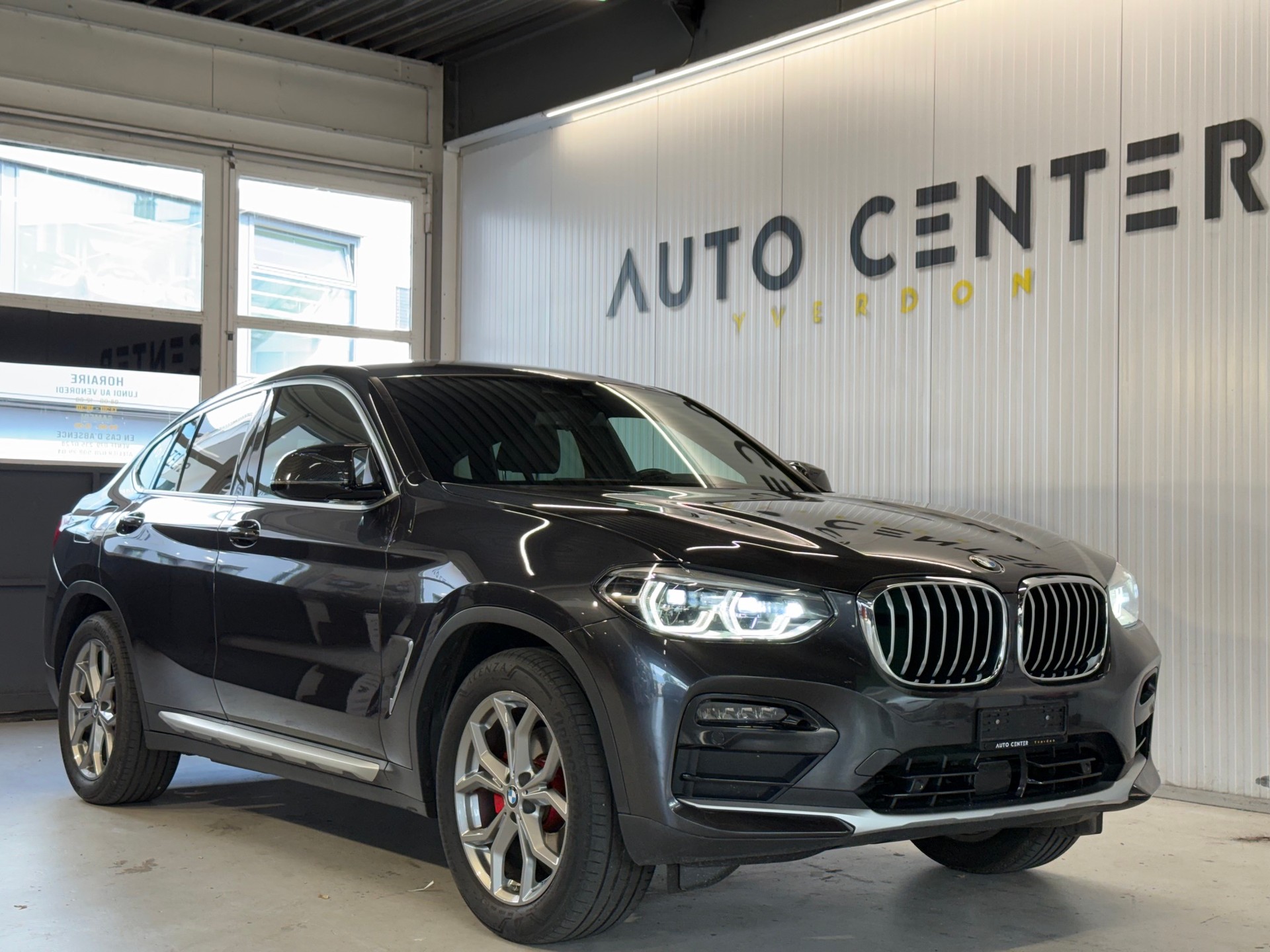 BMW X4 xDrive 20d xLine Steptronic-showroom-element-1