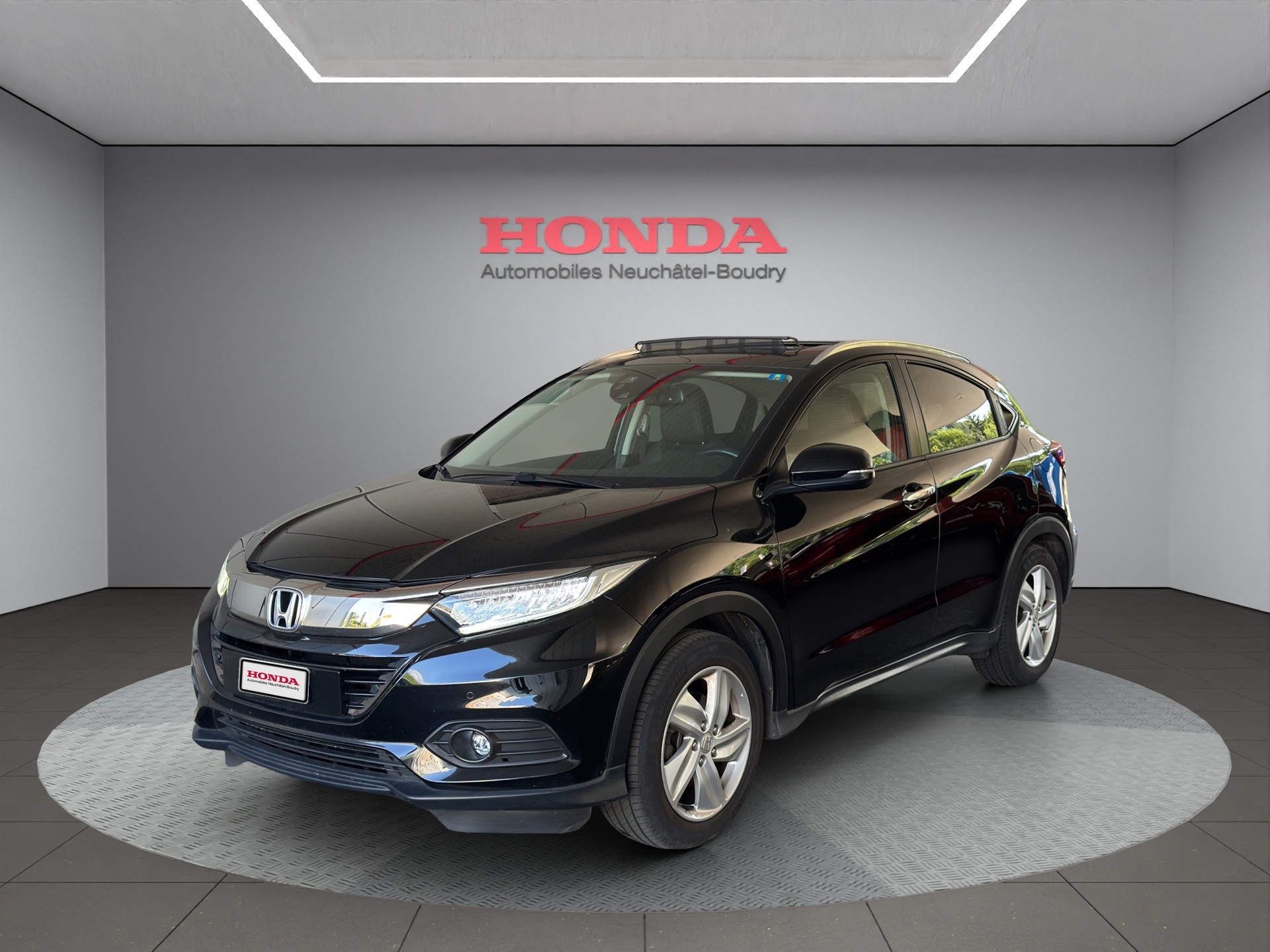 HONDA HR-V 1.5i-VTEC Executive-showroom-element-3