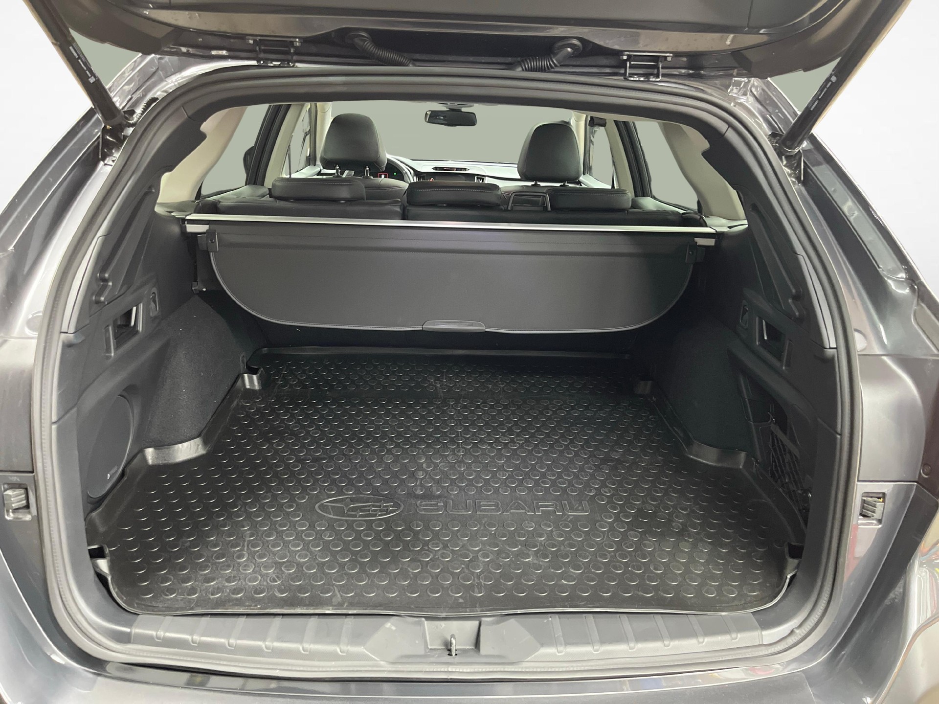 SUBARU Outback 2.5i 30th Anniversary Edition-image-11