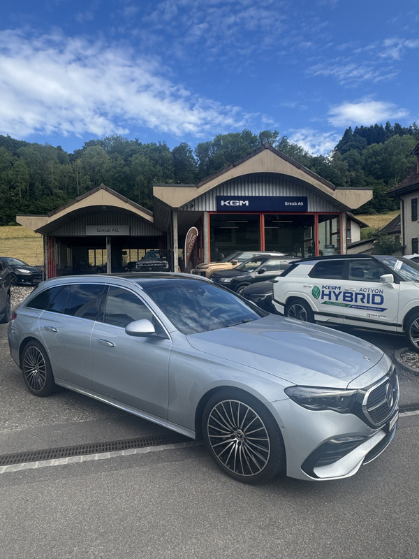MERCEDES-BENZ E 220 d T 4Matic 9G-Tronic-showroom-element-2