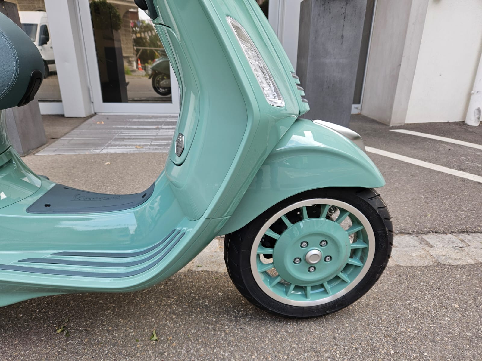PIAGGIO Vespa Primavera 125 80th Euro 5+-image-4