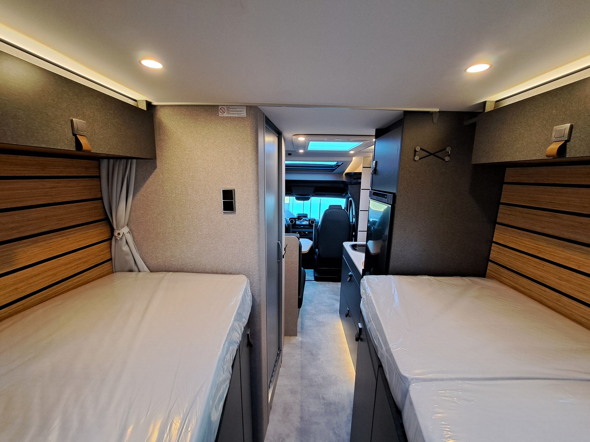 HYMER ML T 570 CrossOver-image-8